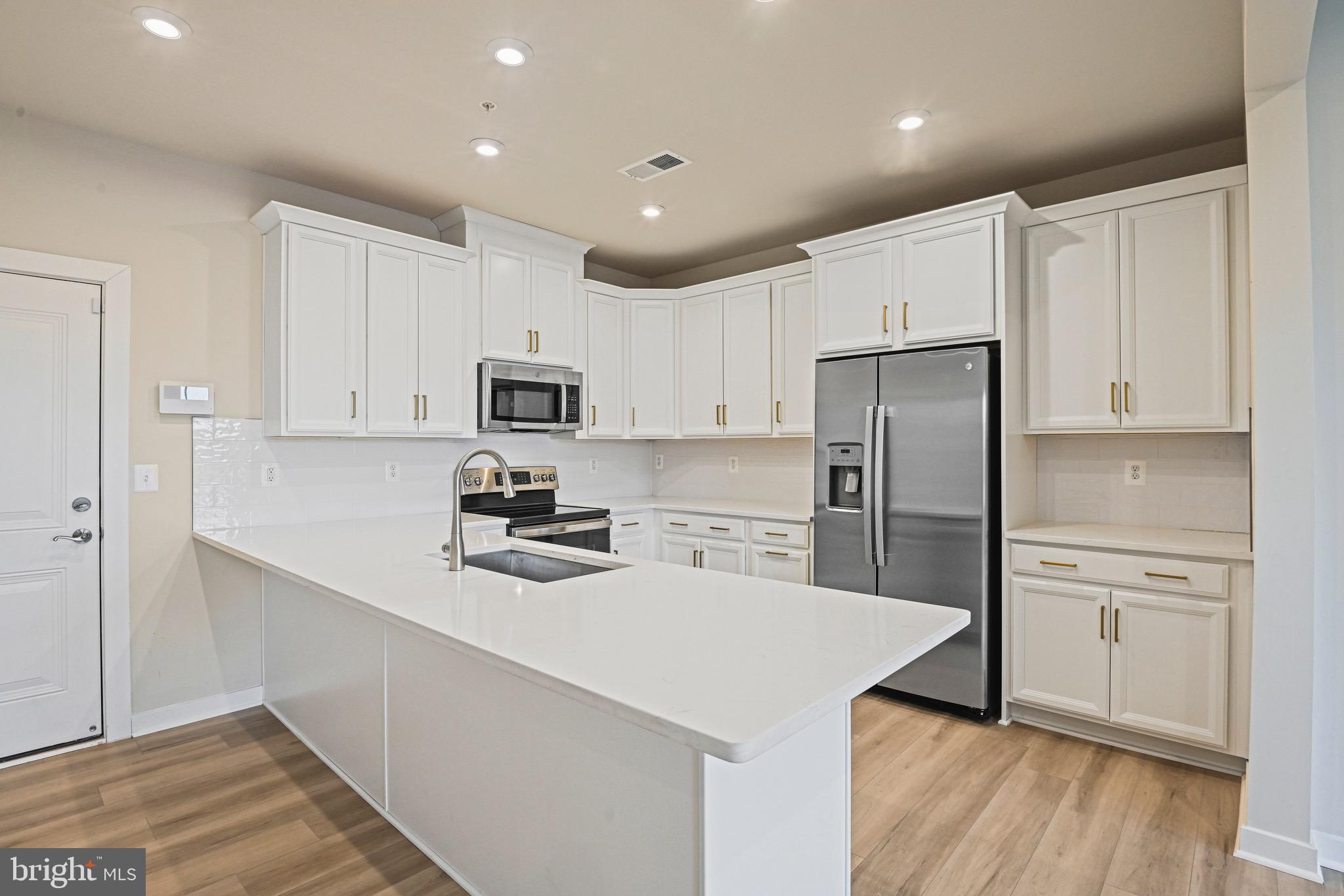 ASHBROOK - Residential Lease