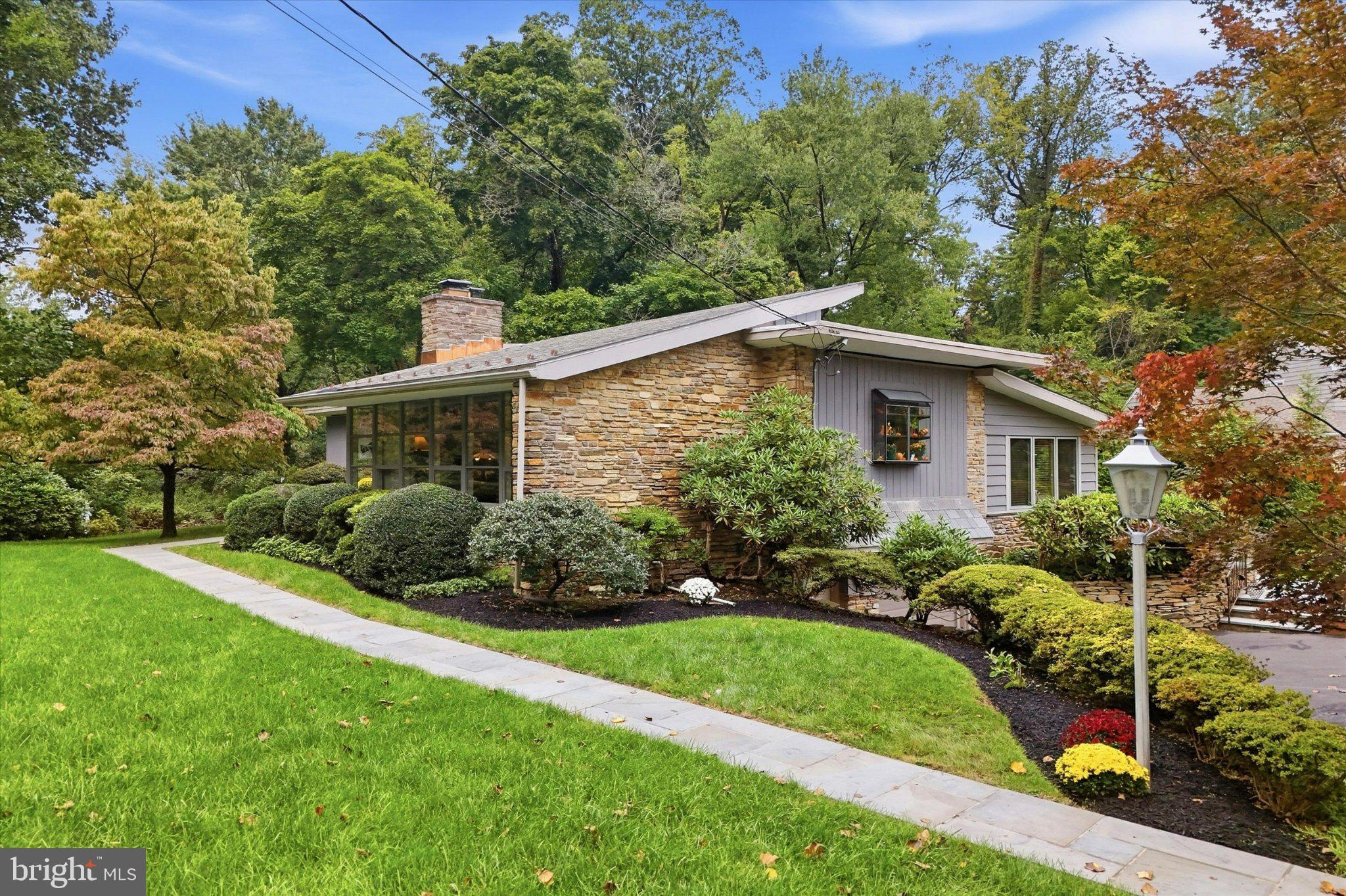910 OLD HUNTINGDON PIKE