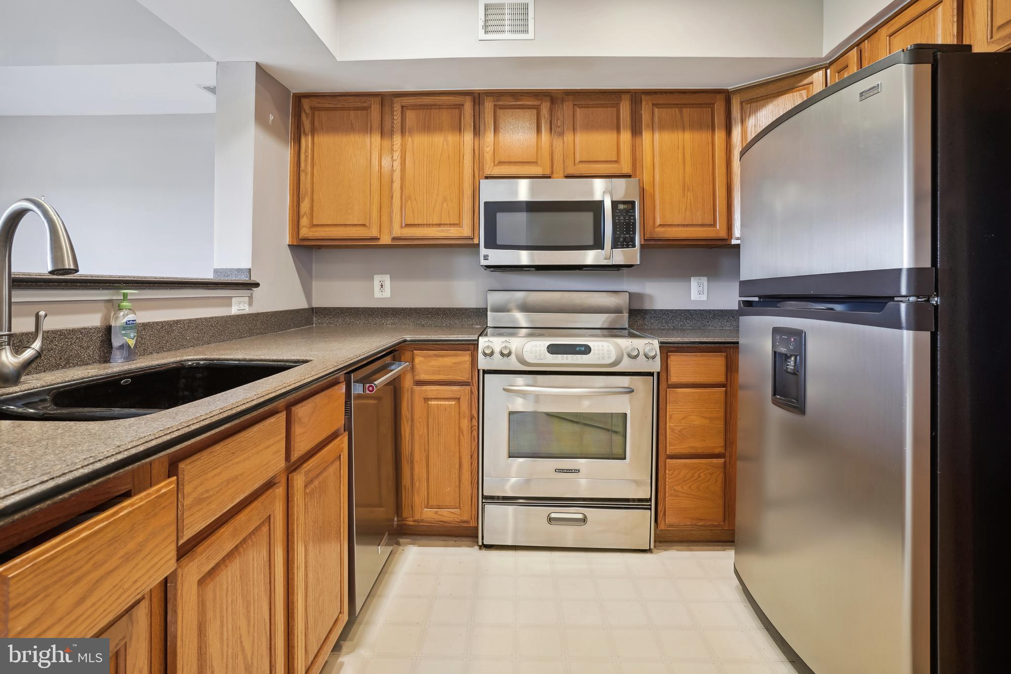 BALDWIN GROVE - Residential Lease