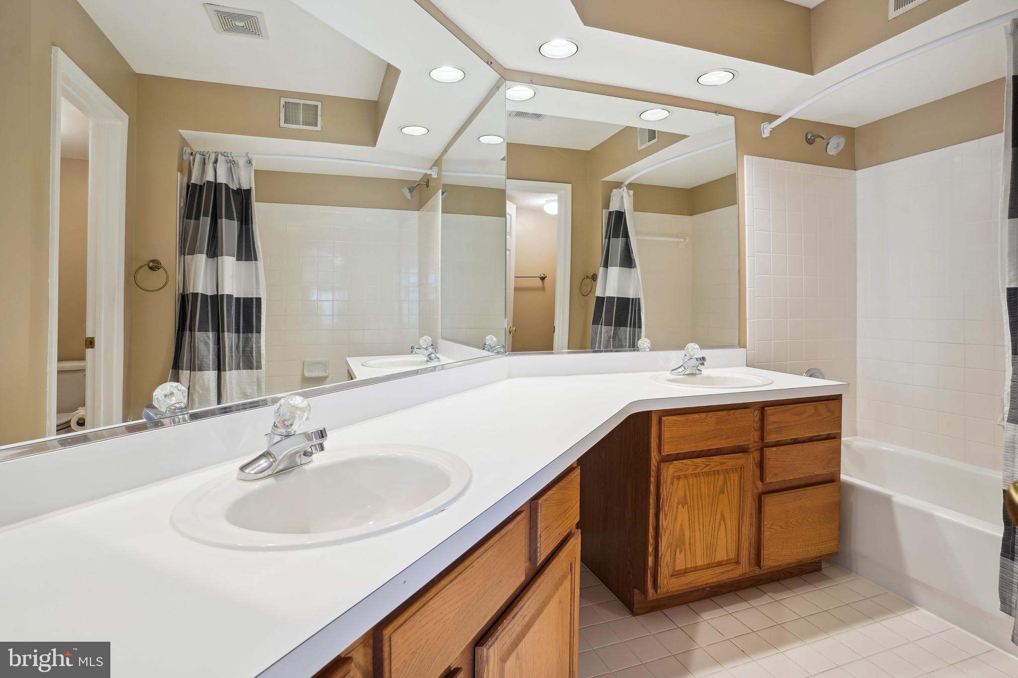 BALDWIN GROVE - Residential Lease