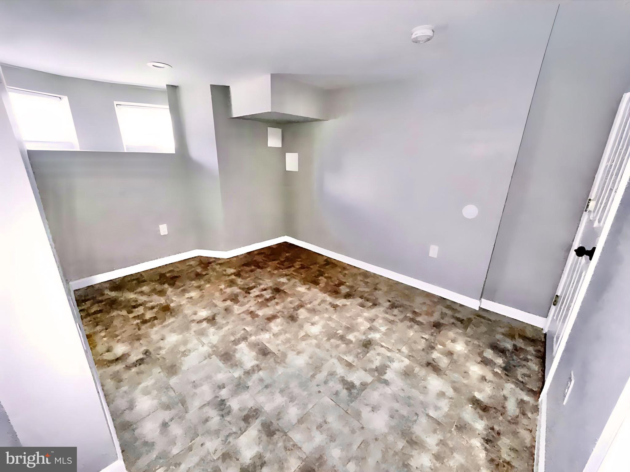 MIDTOWN EDMONDSON - Residential Lease