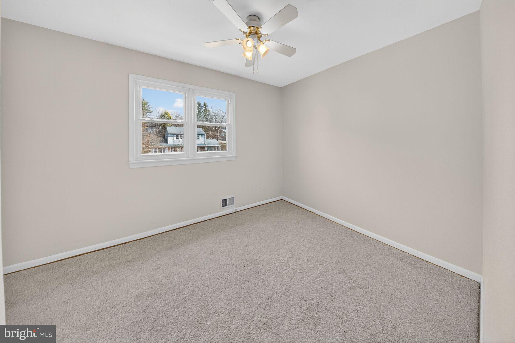 GLENORA HILLS - Residential Lease