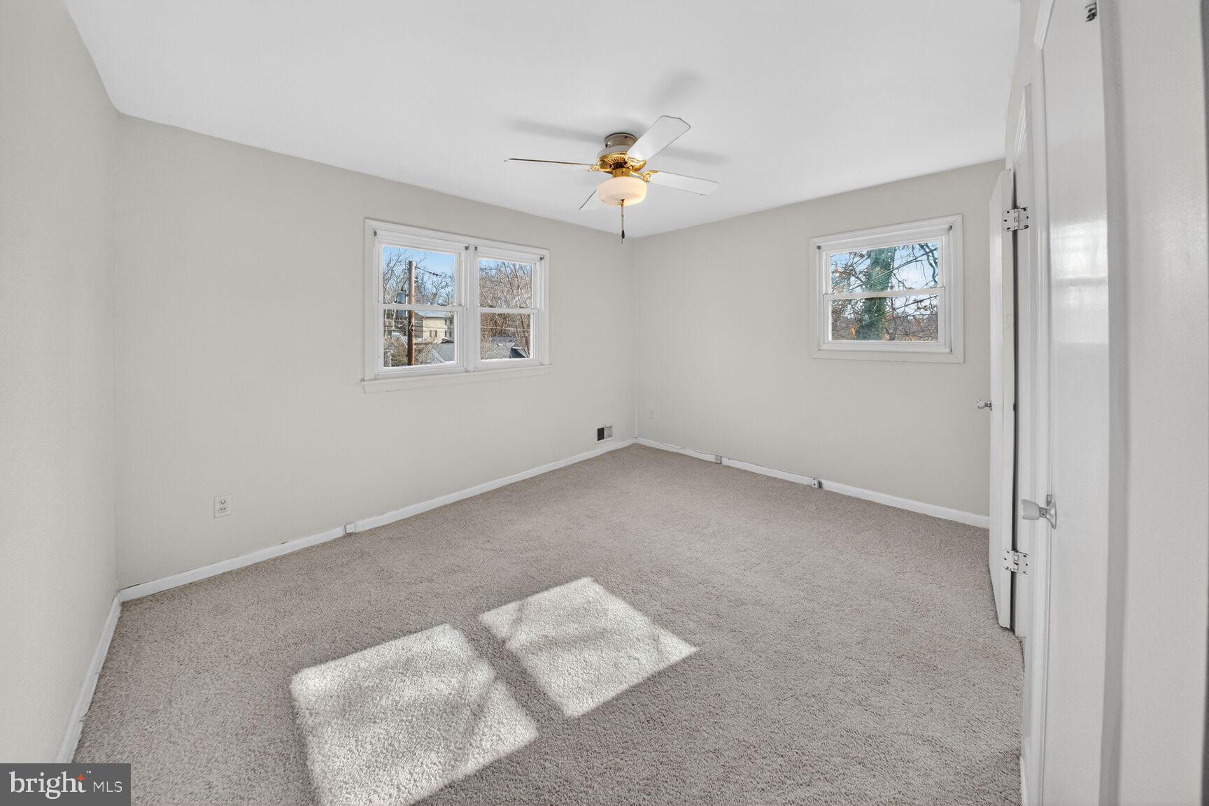 GLENORA HILLS - Residential Lease