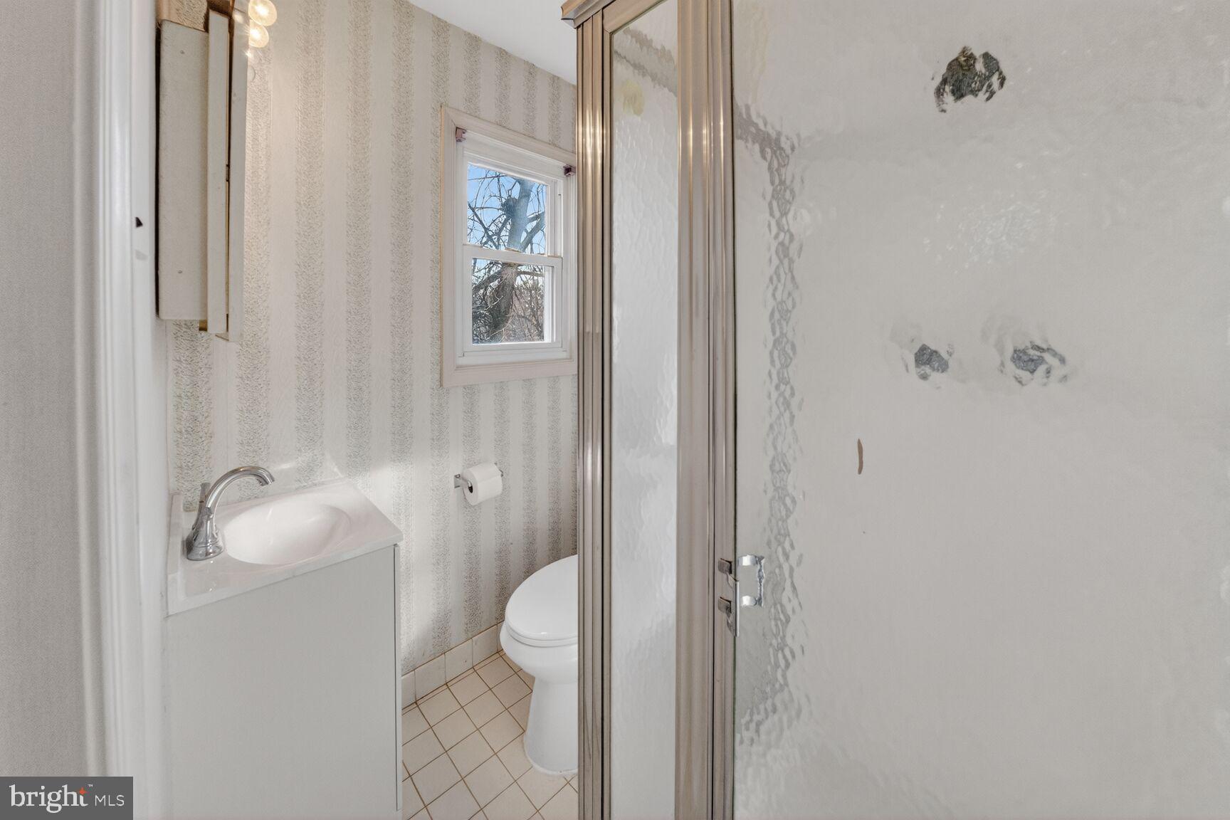 GLENORA HILLS - Residential Lease