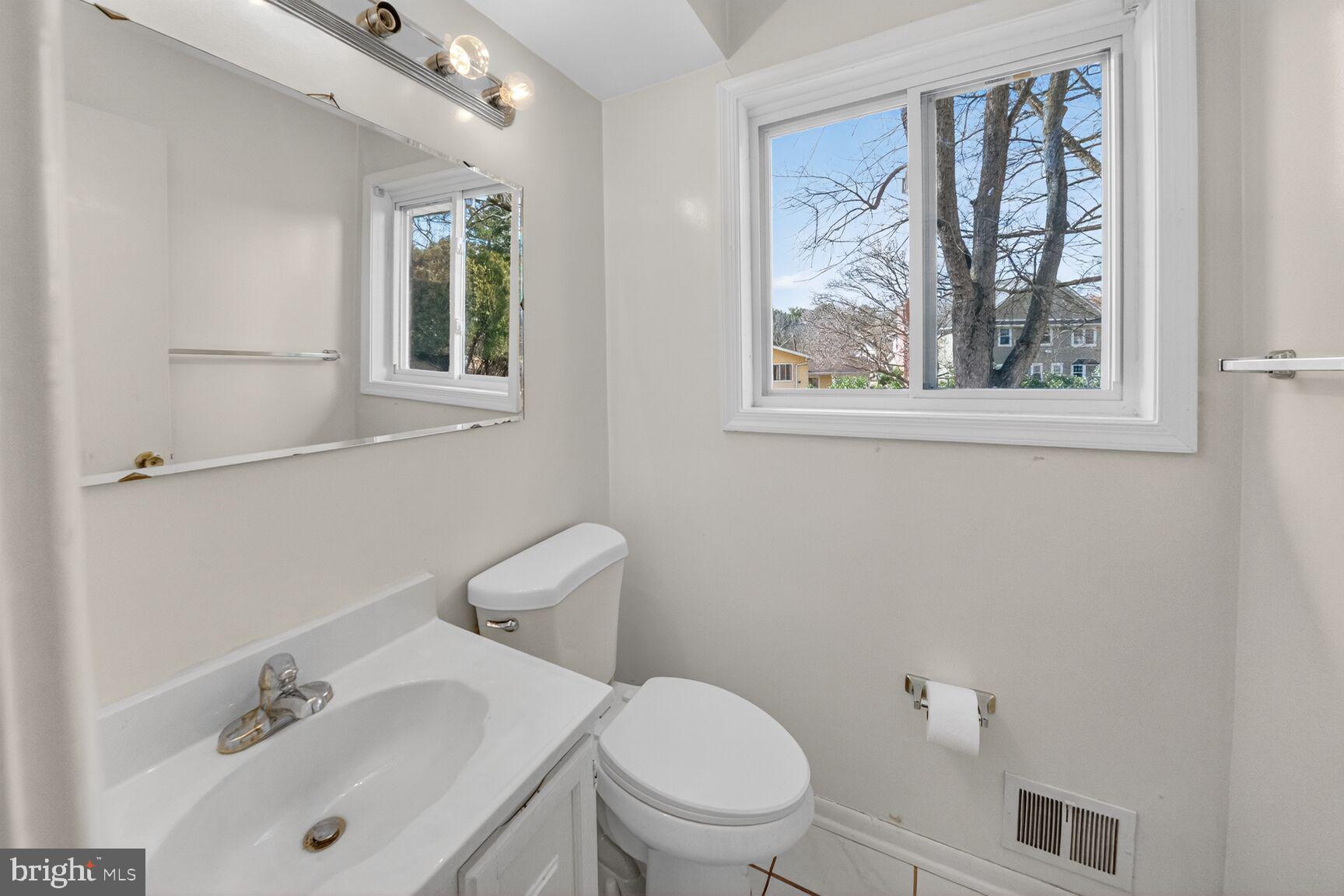 GLENORA HILLS - Residential Lease