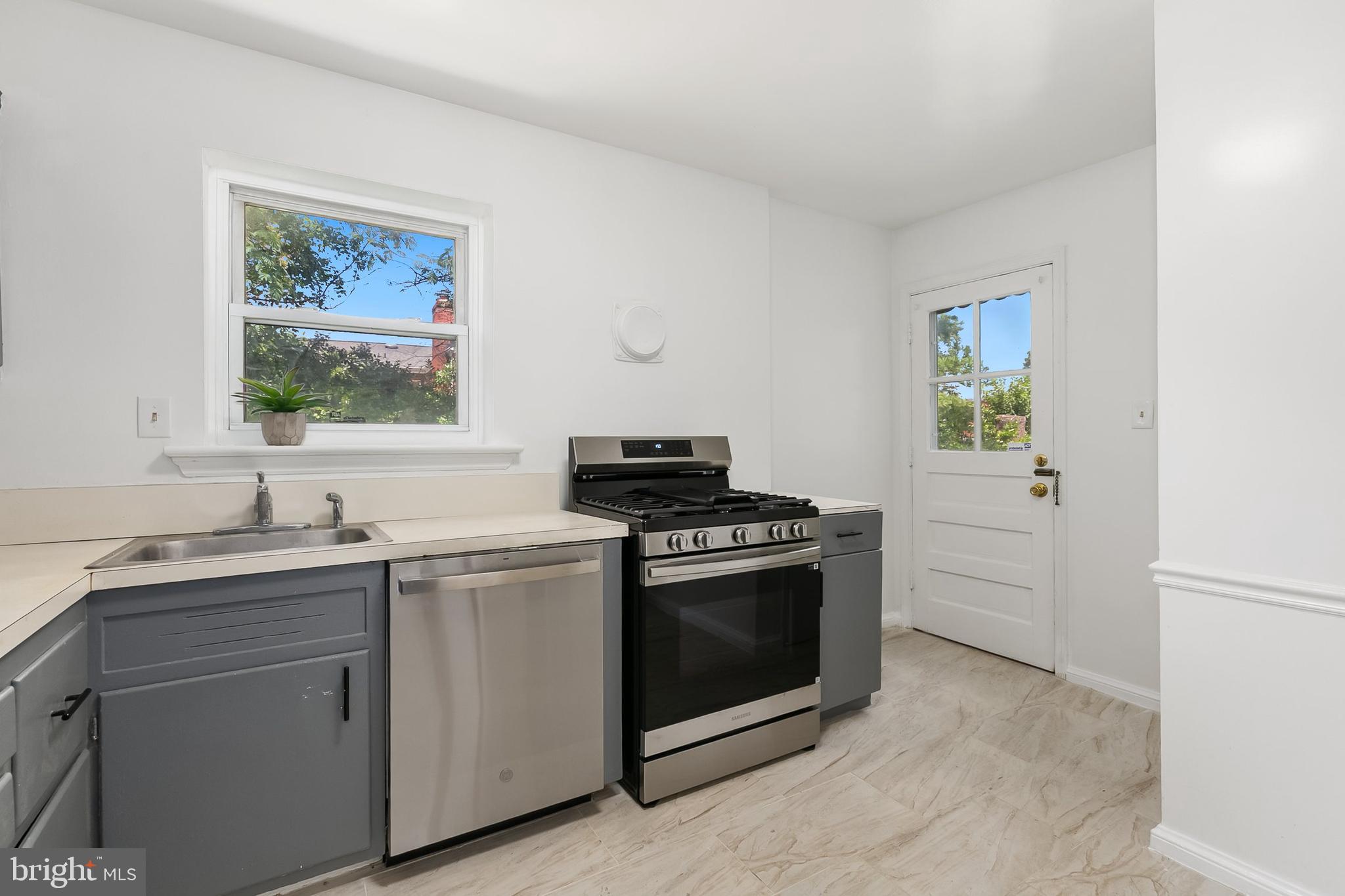 NORTHWOOD KNOLLS - Residential