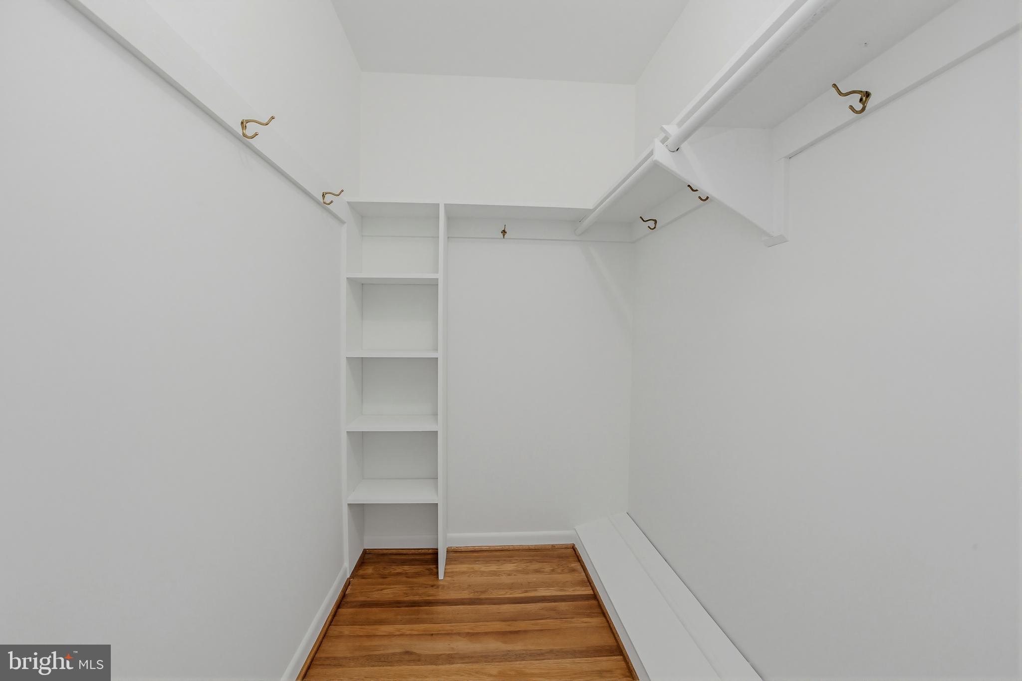 FOXHALL - Residential