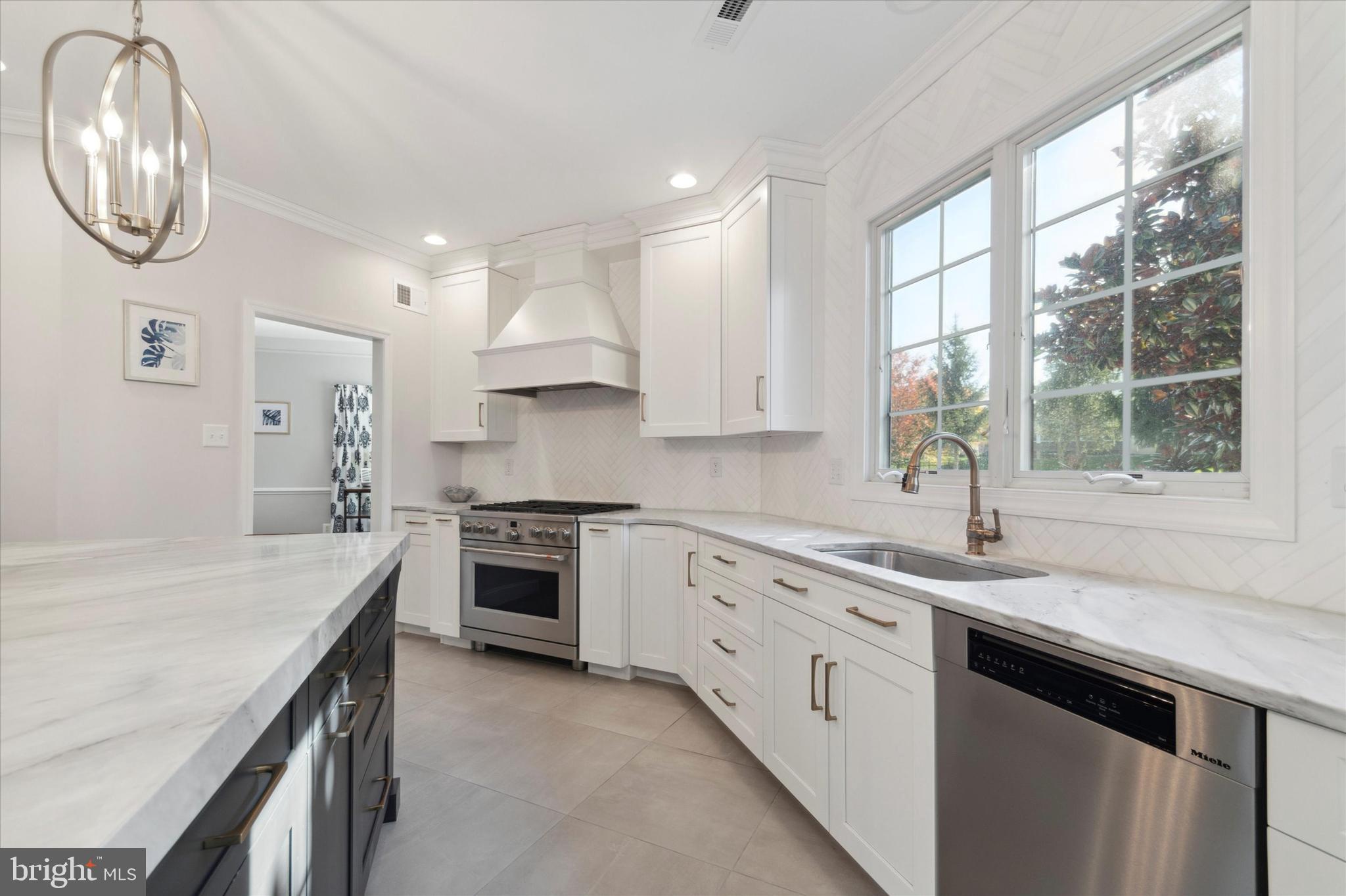 RIVERCREST - Residential