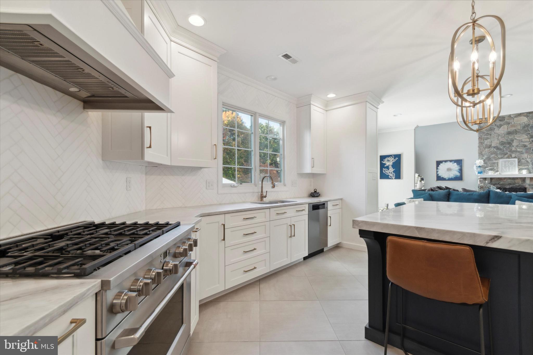 RIVERCREST - Residential