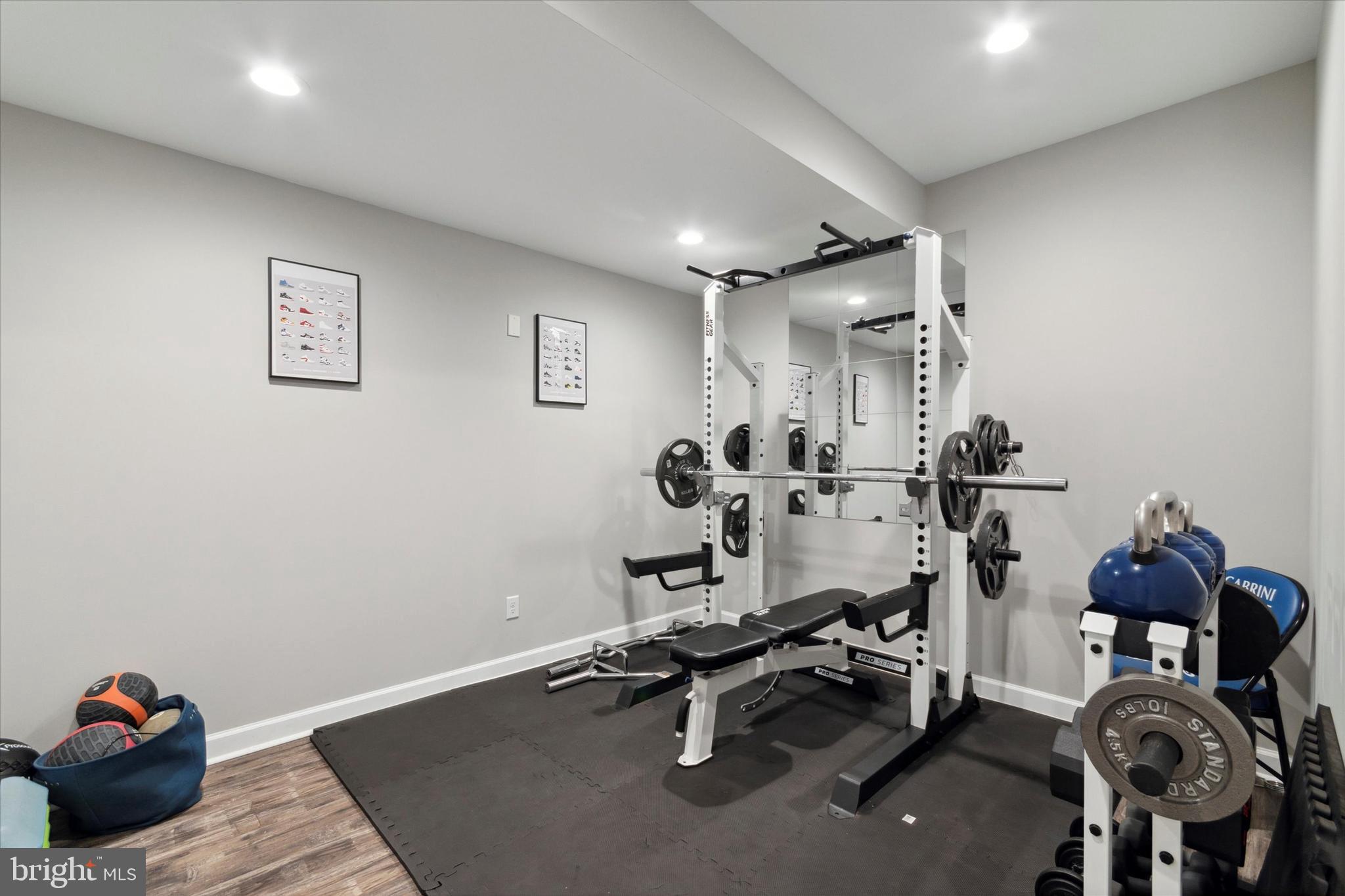 RIVERCREST - Residential