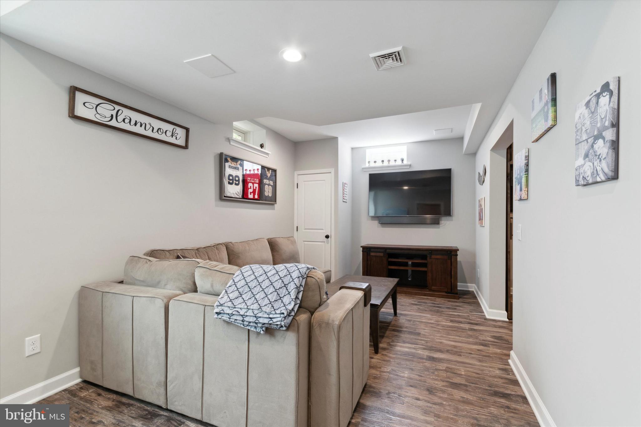 RIVERCREST - Residential