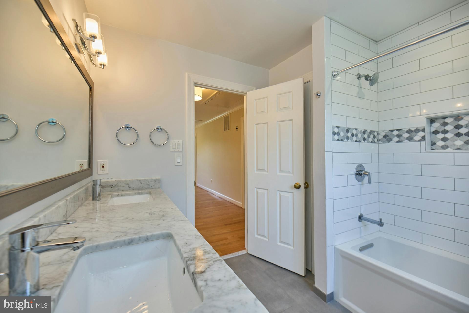 CHAIN BRIDGE SQUARE - Residential Lease