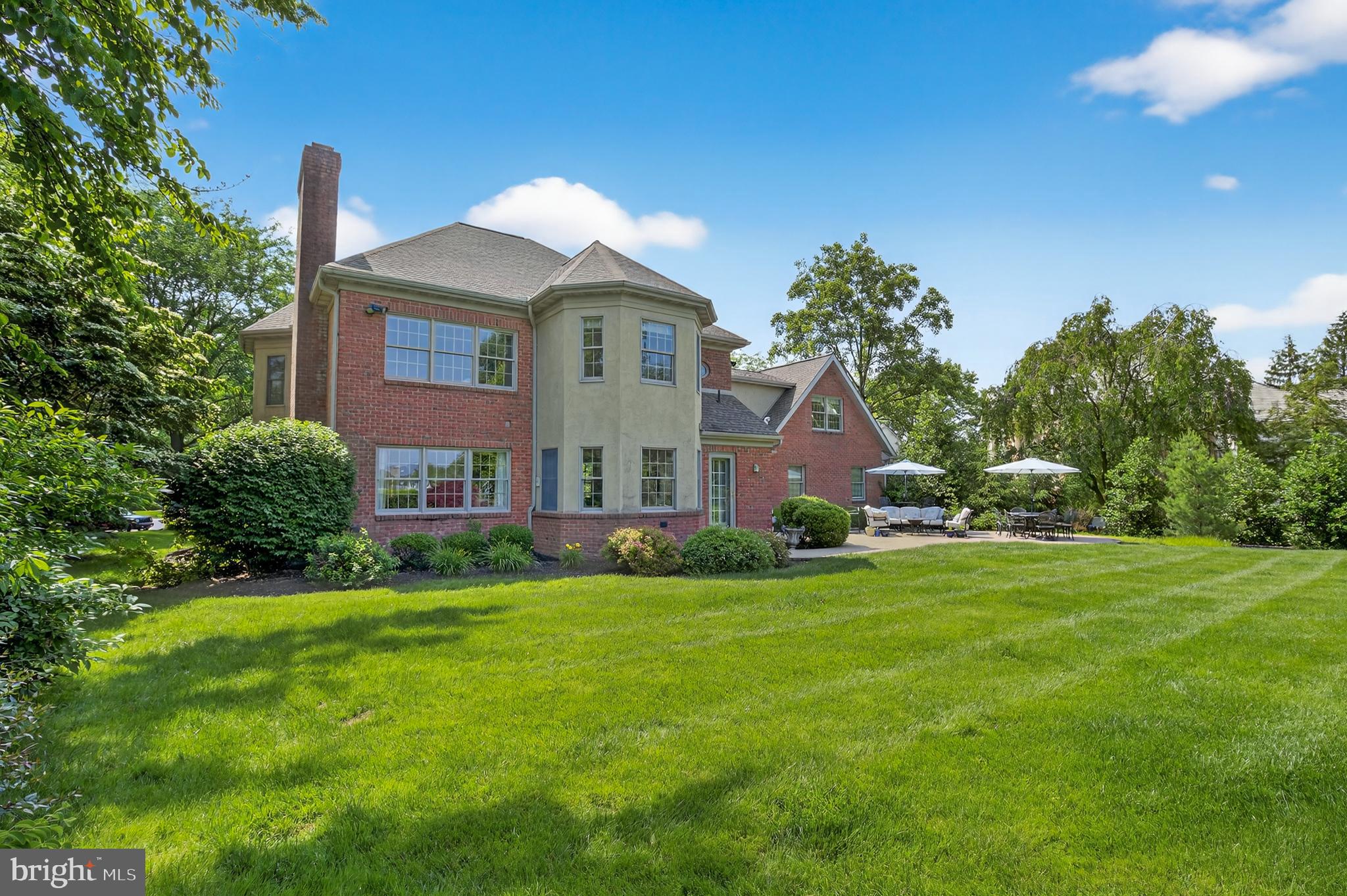 54 OAKHILL DRIVE