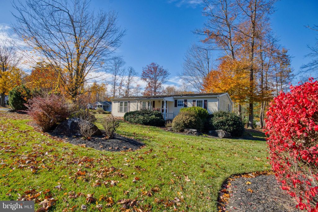 Photo of 45 Aspen Dr, MANHEIM, PA 17545 (MLS # PALN2023548)