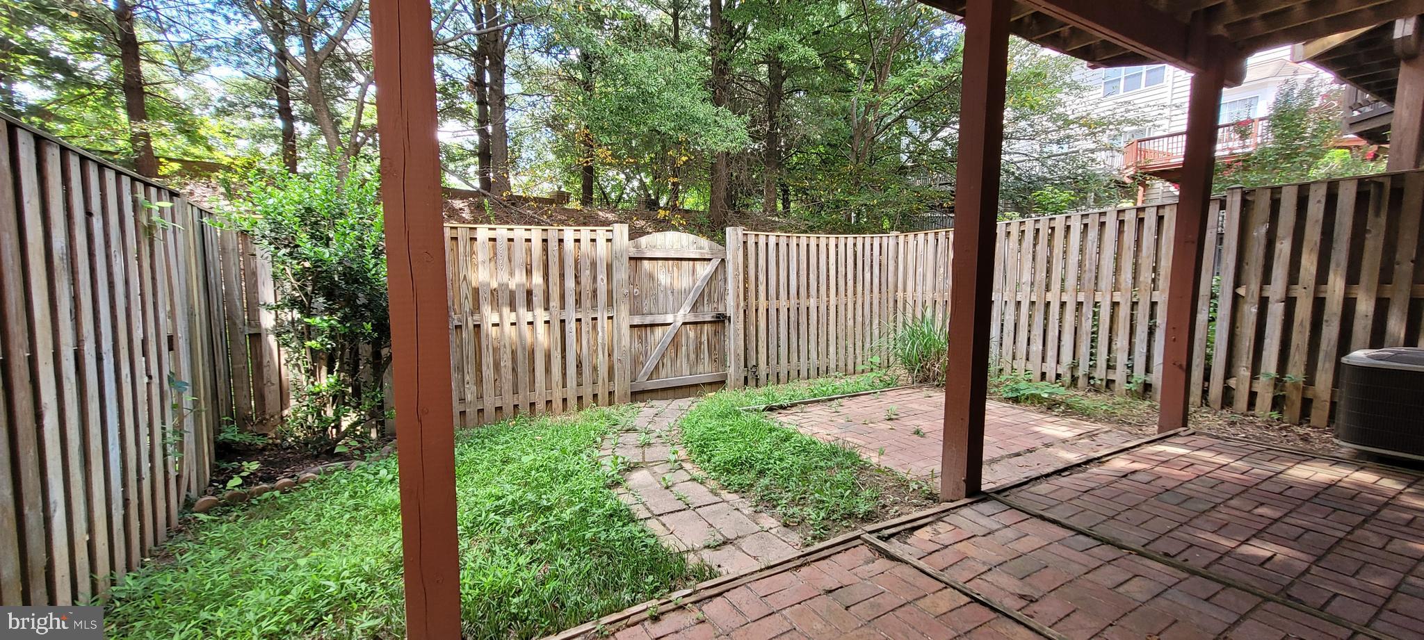 WINDSOR MEWS - Residential Lease