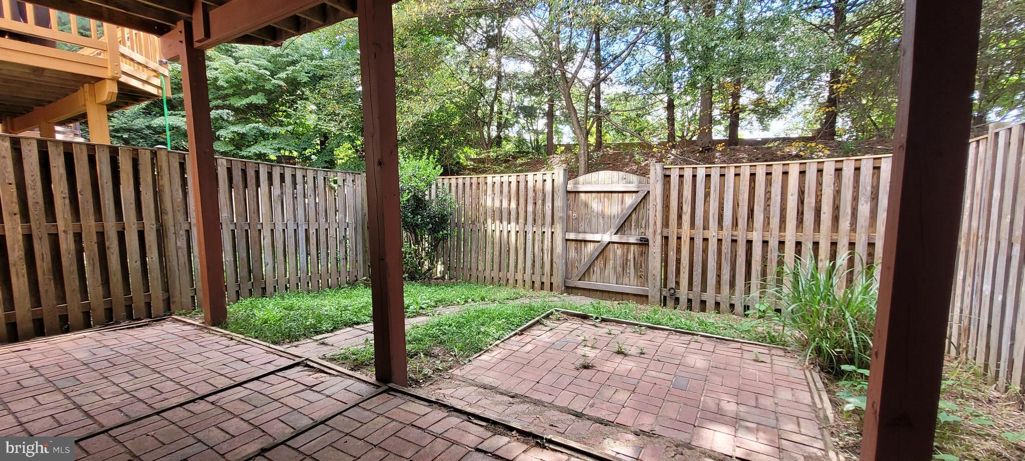 WINDSOR MEWS - Residential Lease