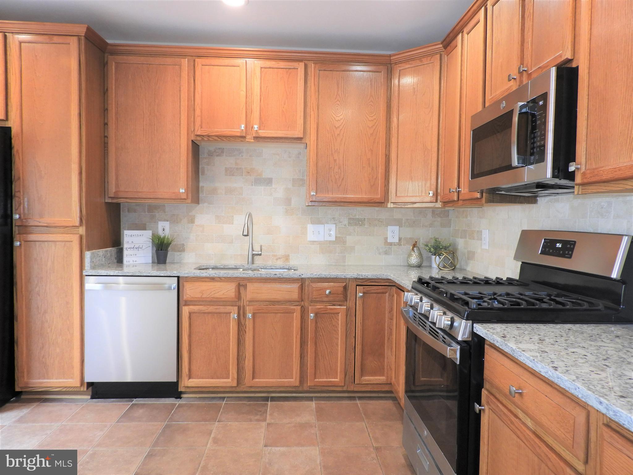 WINDSOR MEWS - Residential Lease