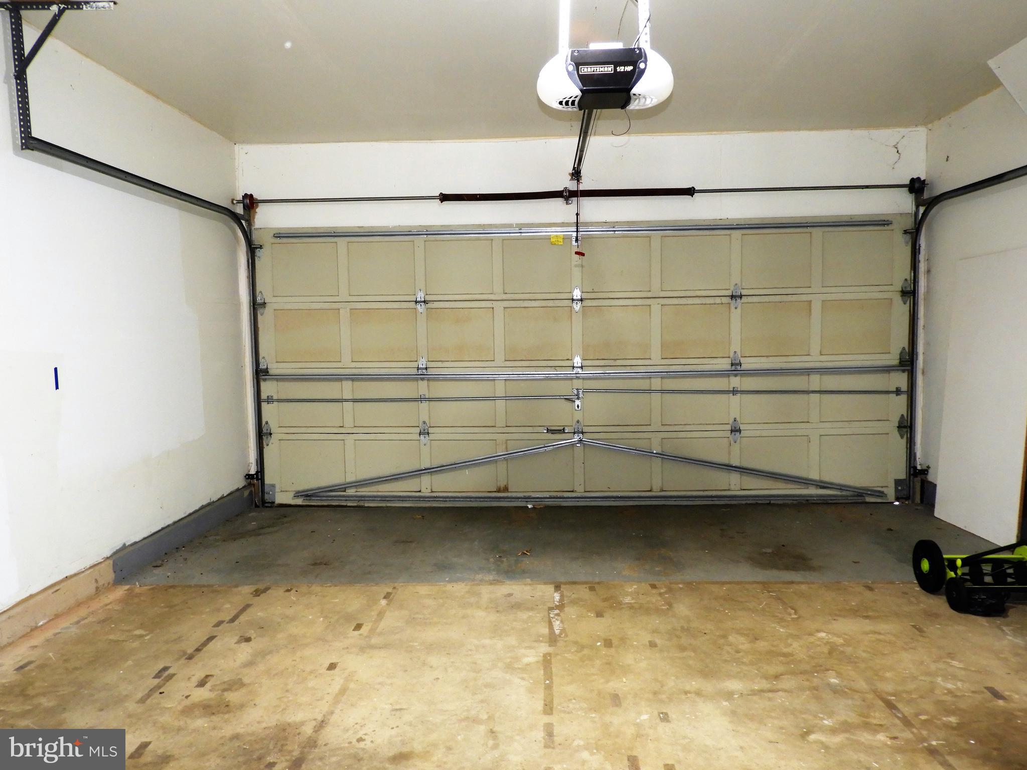 WINDSOR MEWS - Residential Lease