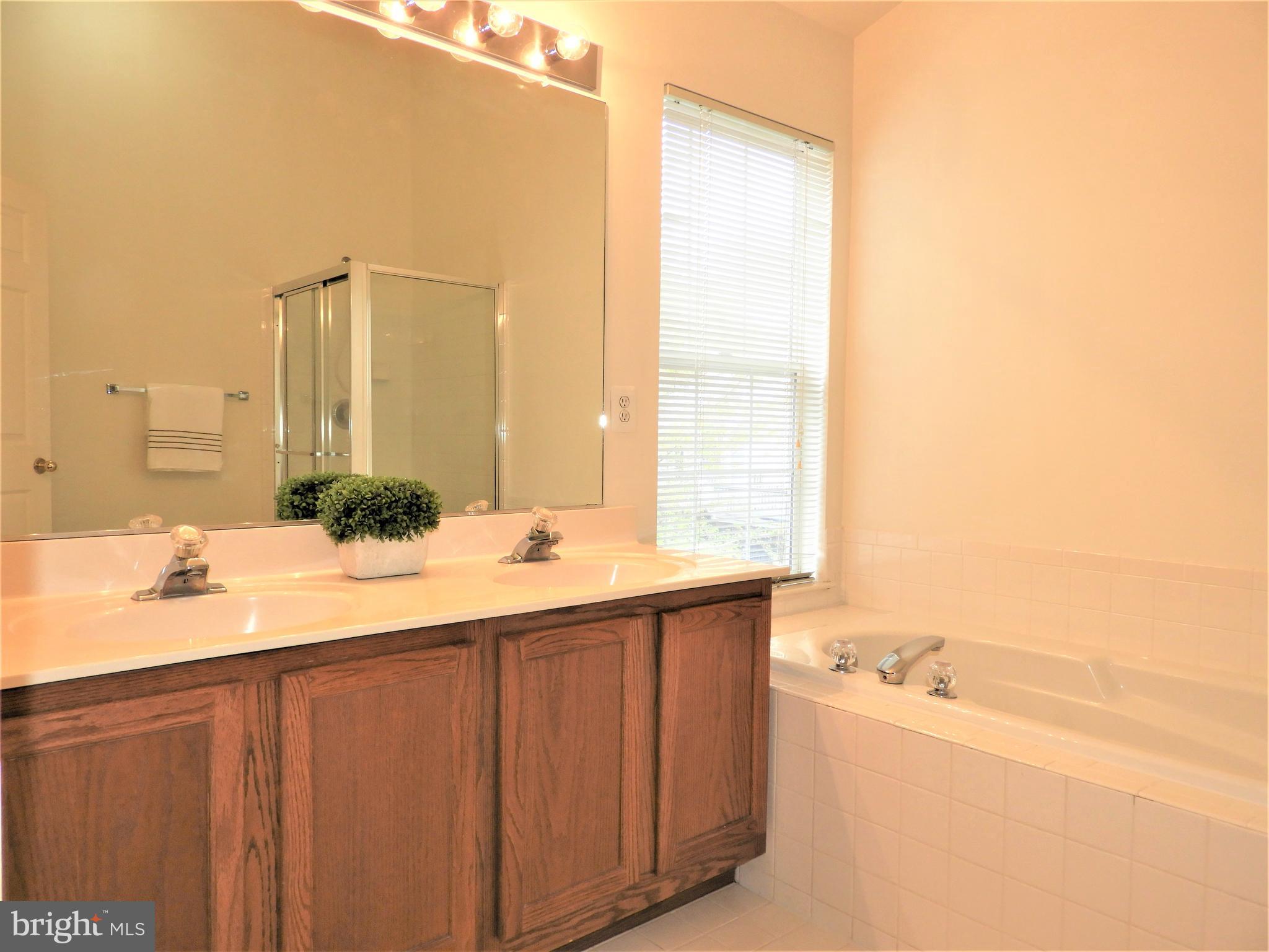 WINDSOR MEWS - Residential Lease