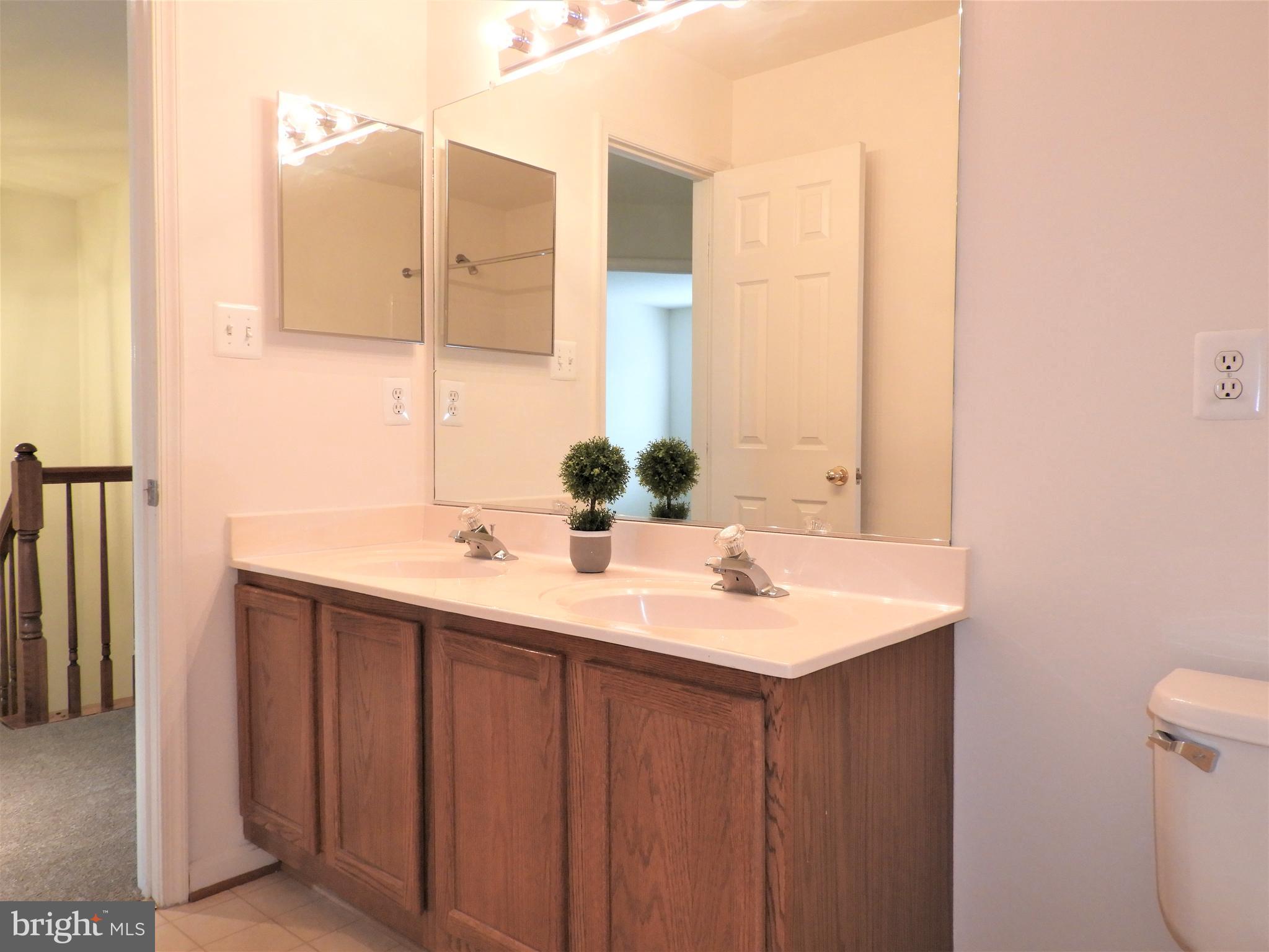 WINDSOR MEWS - Residential Lease