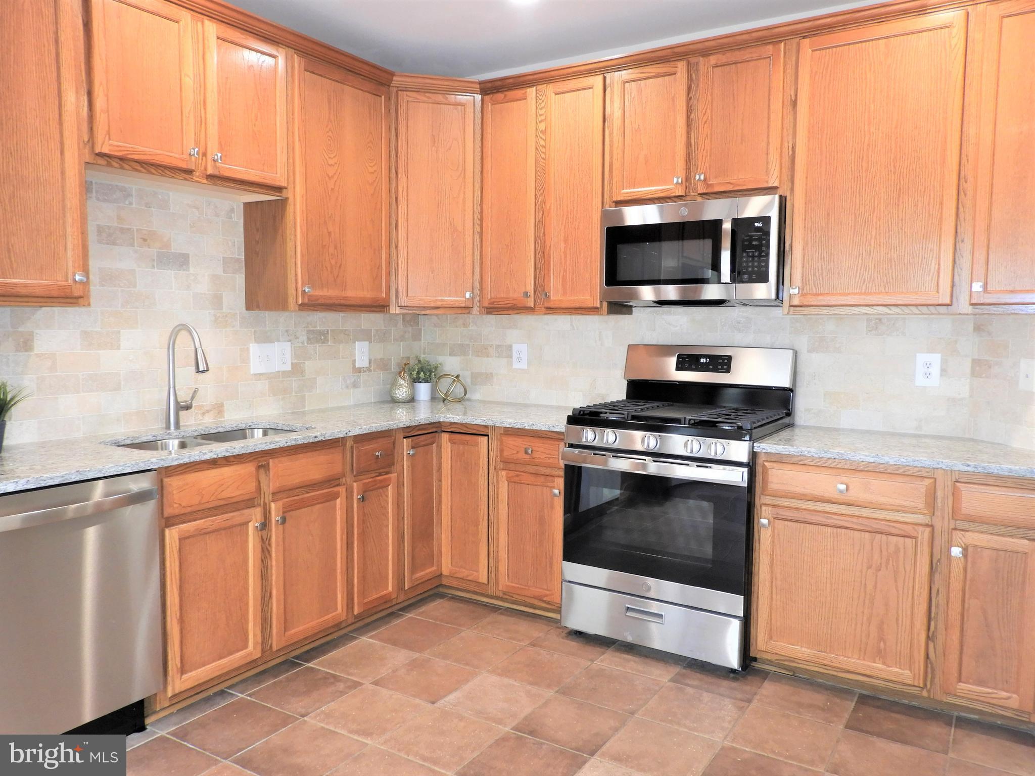 WINDSOR MEWS - Residential Lease