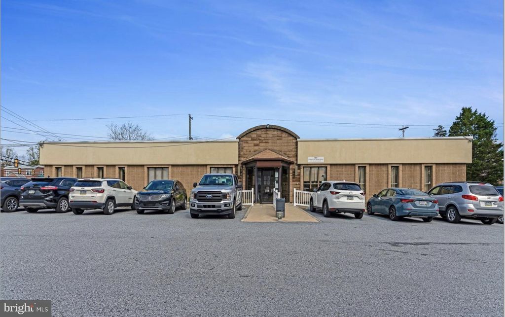 Photo of 100 E Chester Pike #5, RIDLEY PARK, PA 19078 (MLS # PADE2093214)