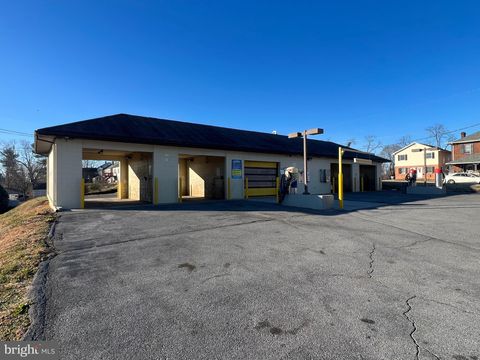 Photo of 1037 Washington Street W, HAGERSTOWN, MD 21740 (MLS # MDWA2033288)