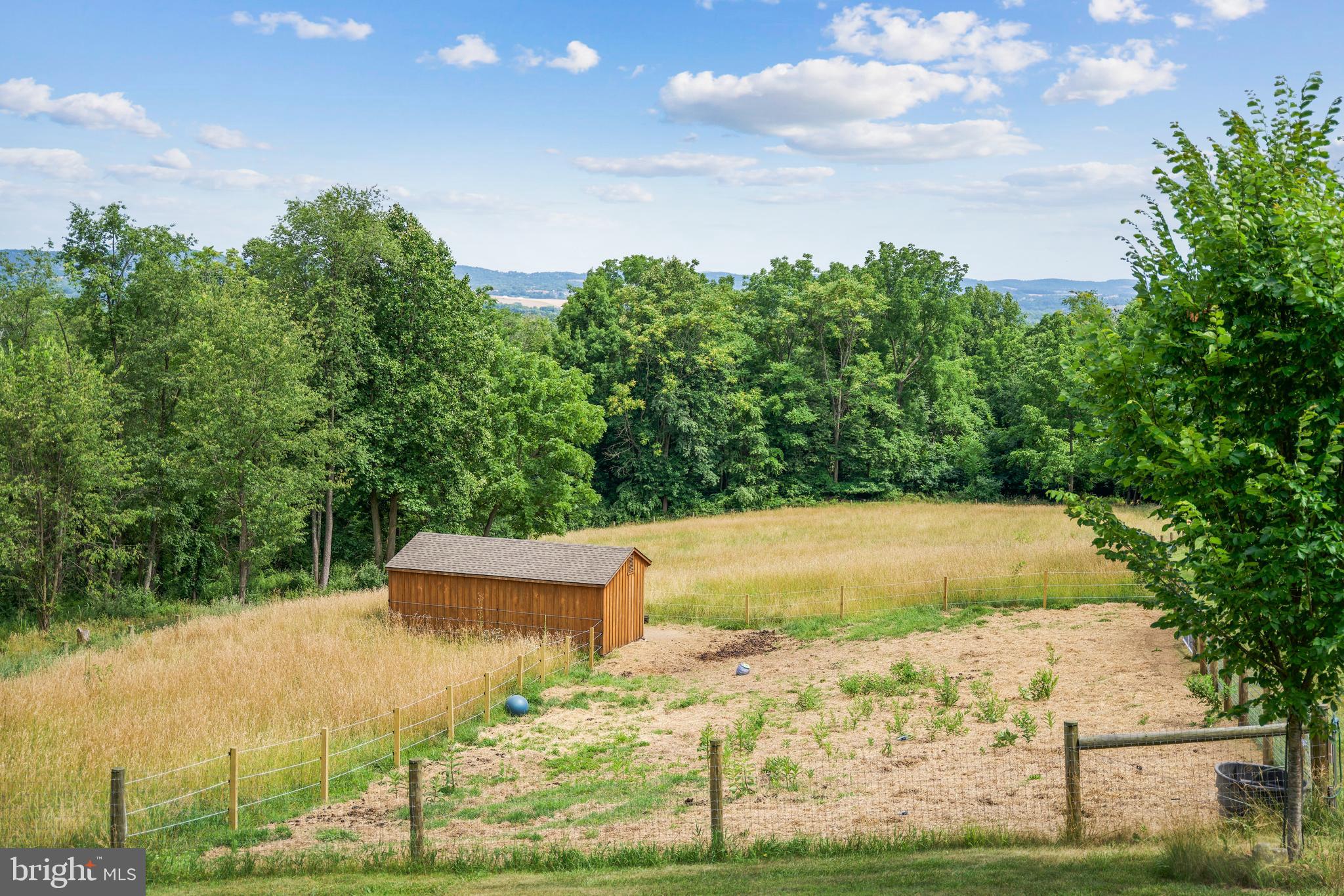 SQUIRREL WOOD - Residential