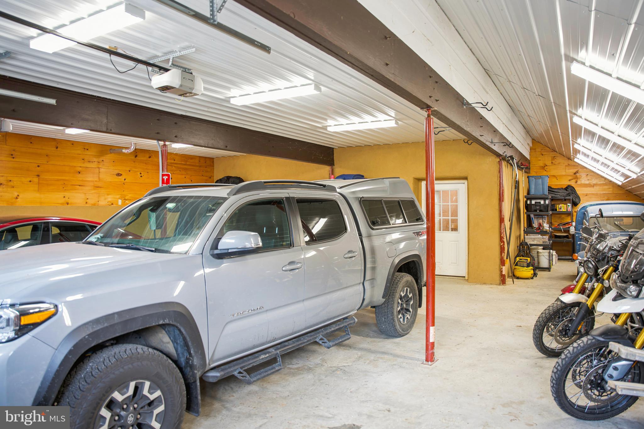 SQUIRREL WOOD - Residential