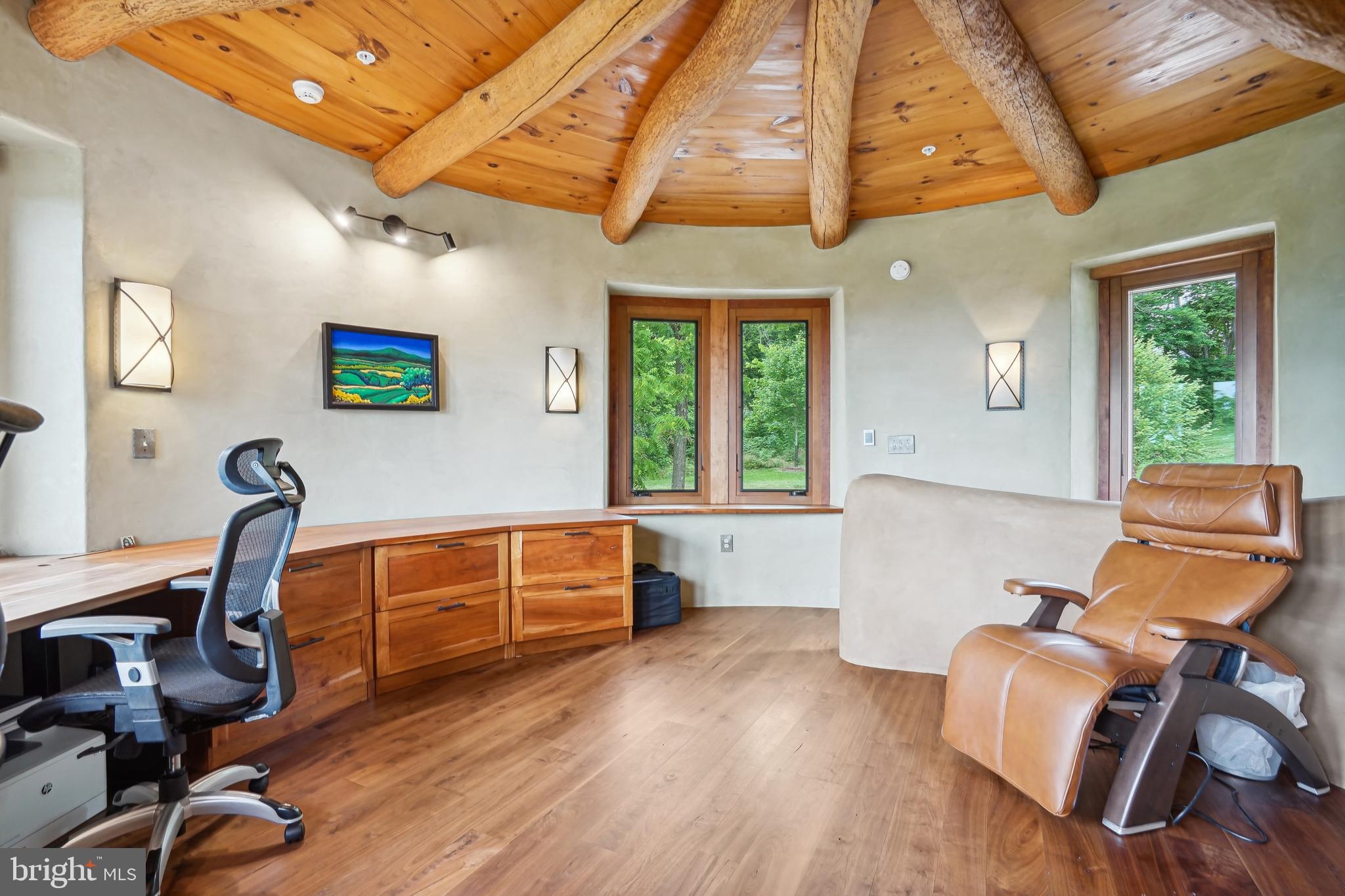 SQUIRREL WOOD - Residential