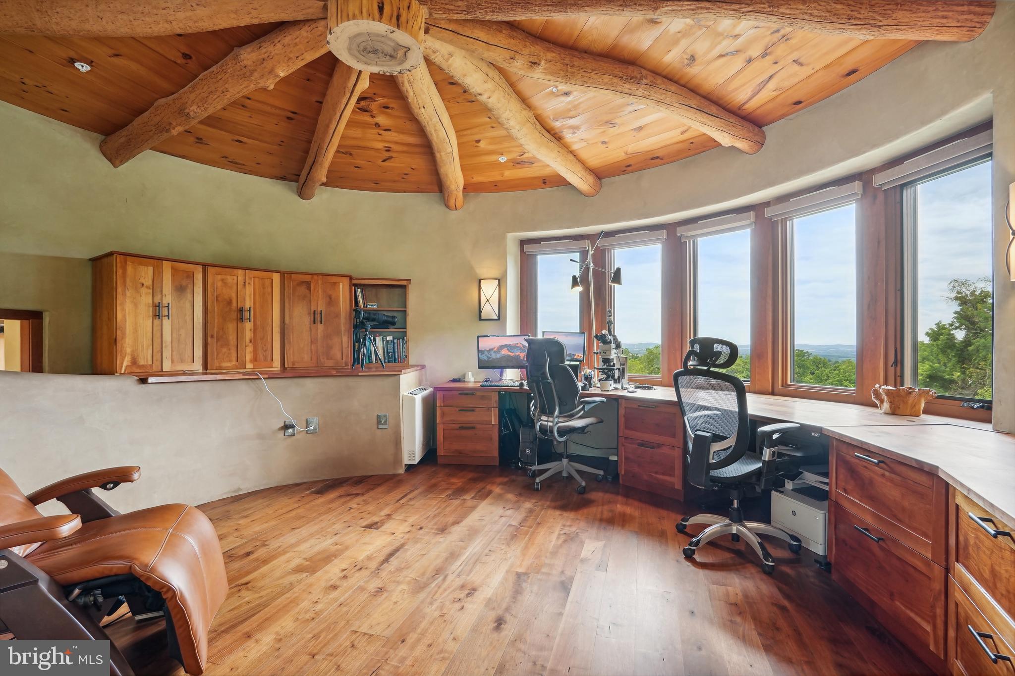 SQUIRREL WOOD - Residential