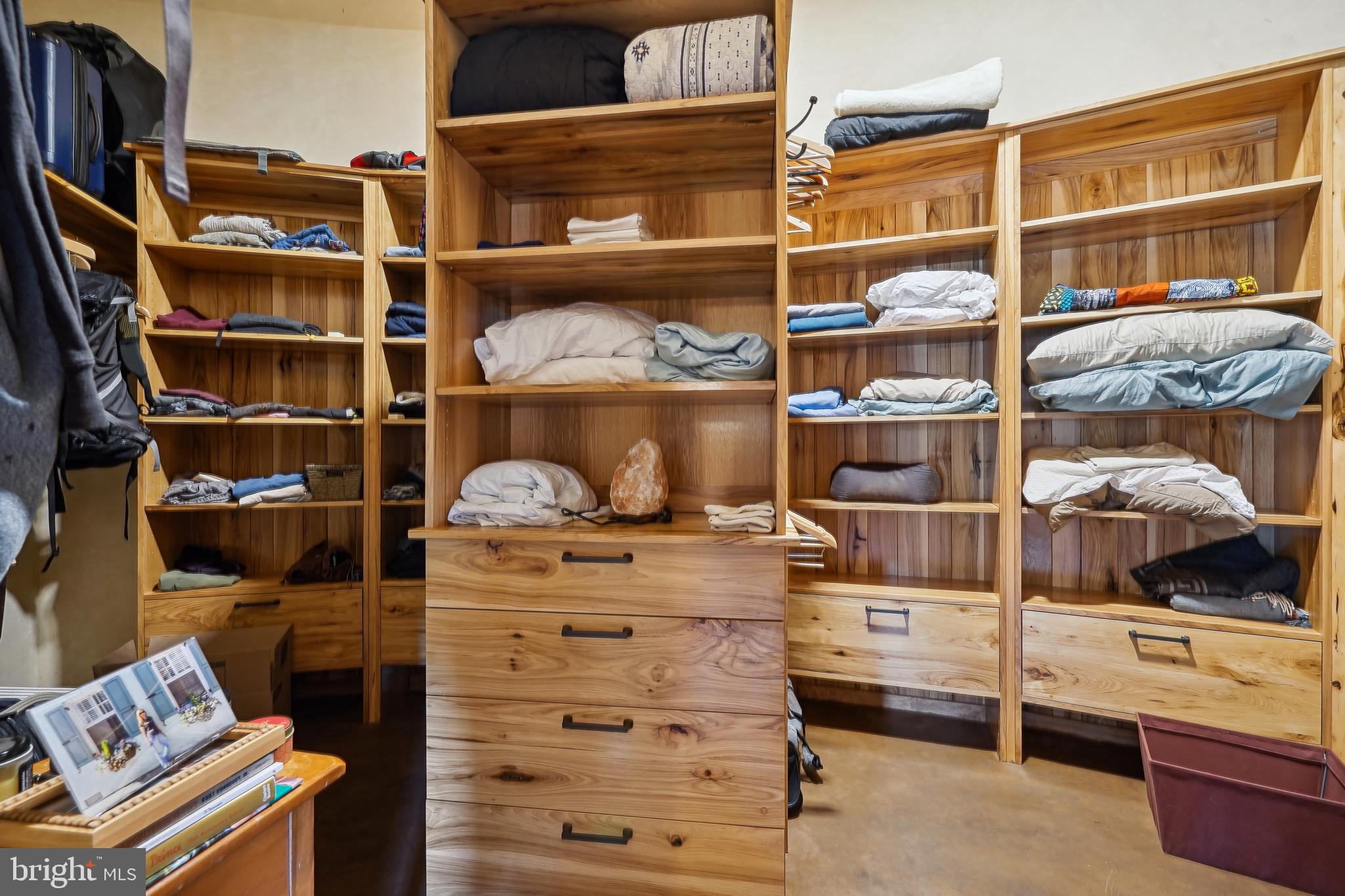 SQUIRREL WOOD - Residential