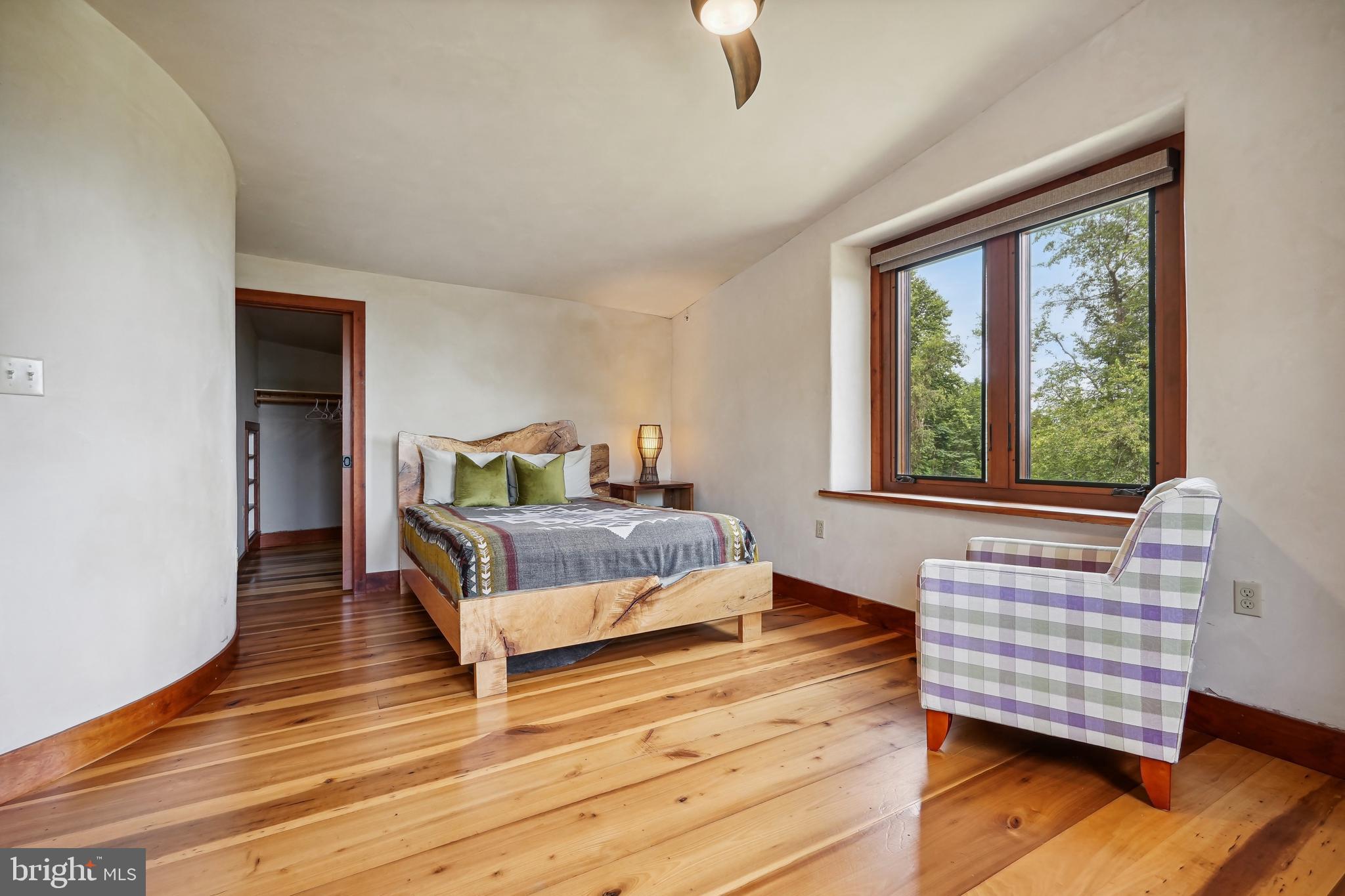 SQUIRREL WOOD - Residential