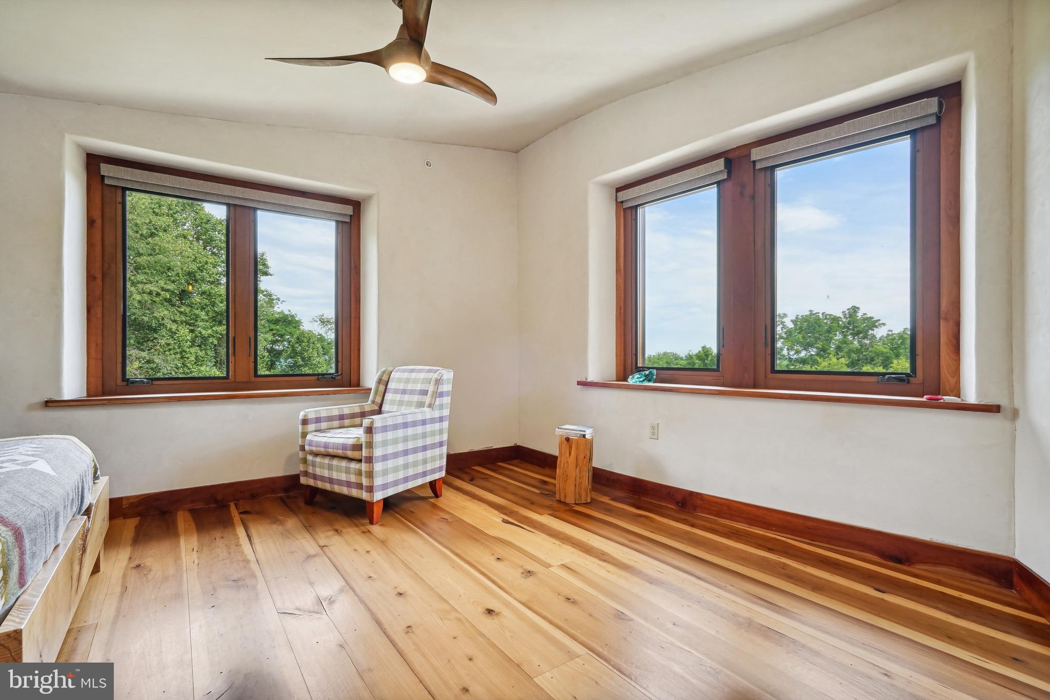 SQUIRREL WOOD - Residential