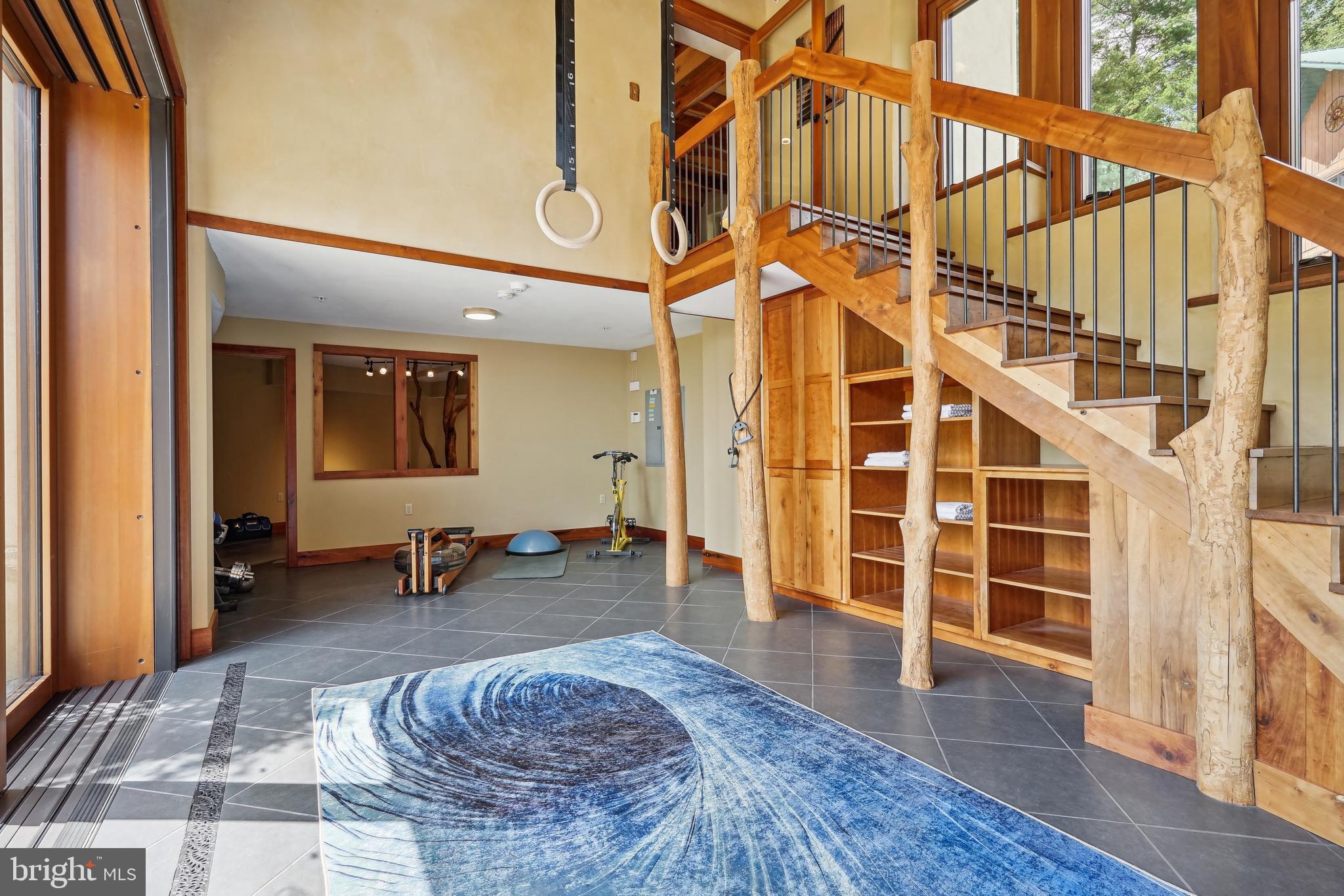 SQUIRREL WOOD - Residential