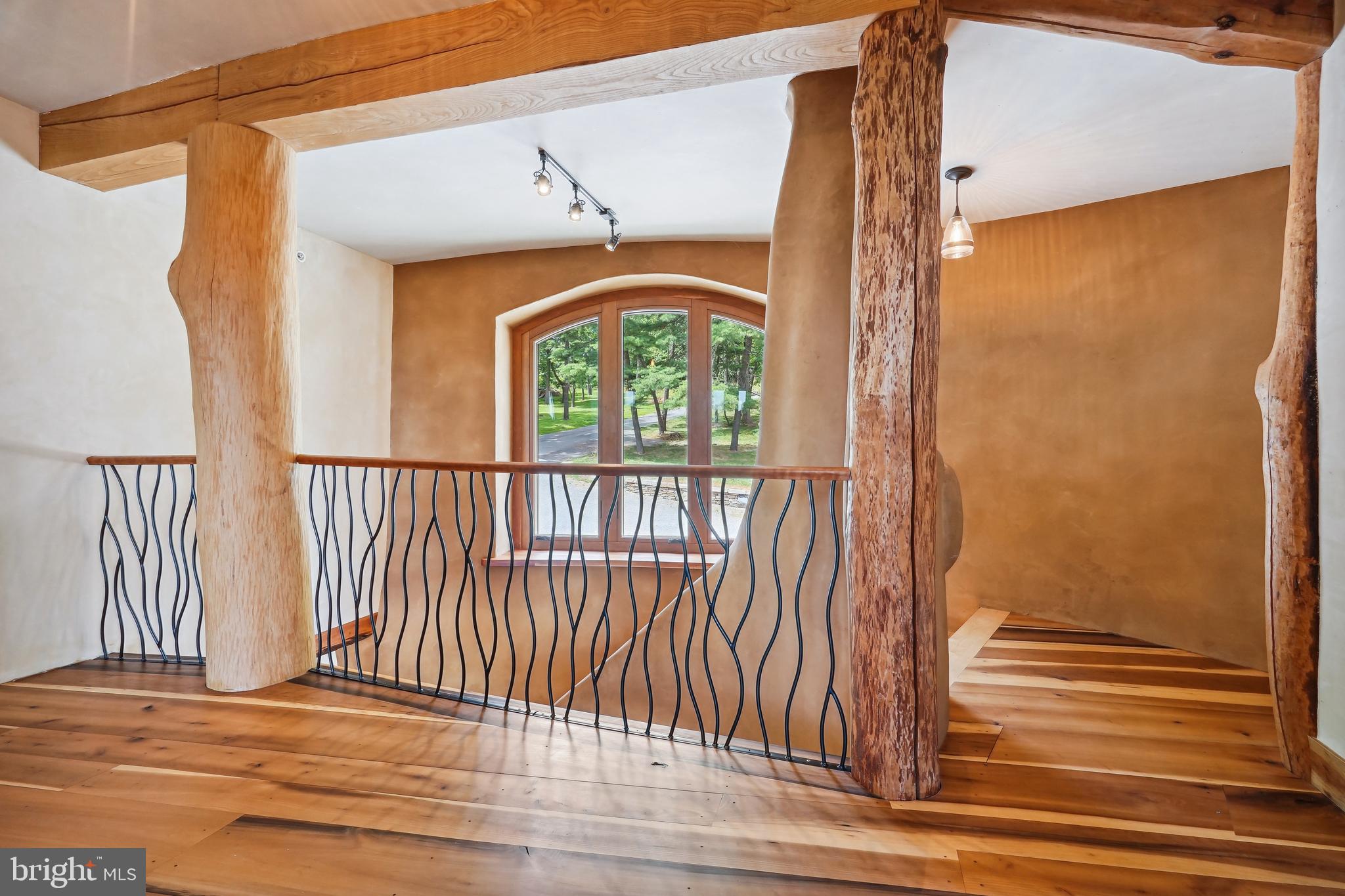 SQUIRREL WOOD - Residential