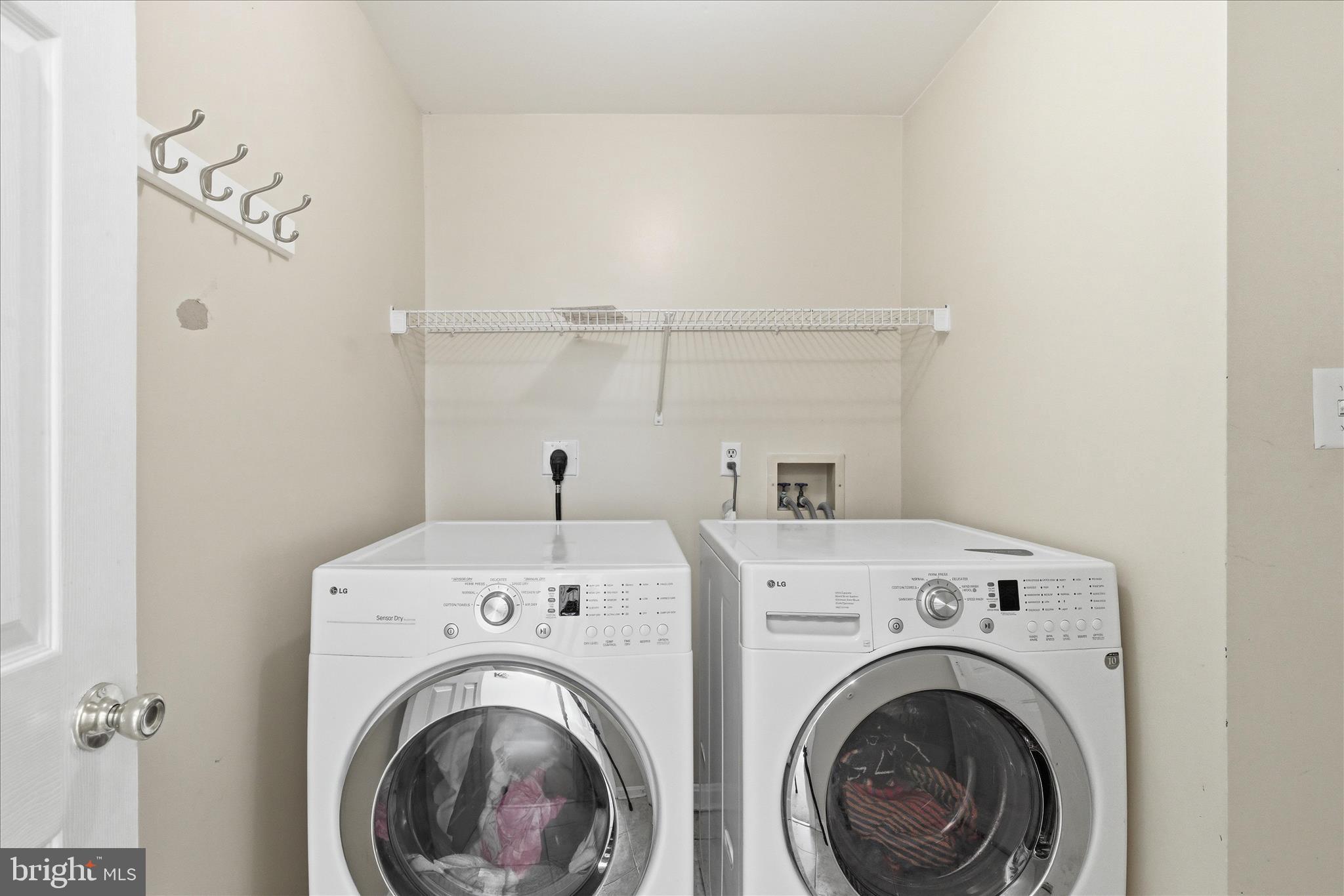 THE MOORINGS CEDAR COVE - Residential