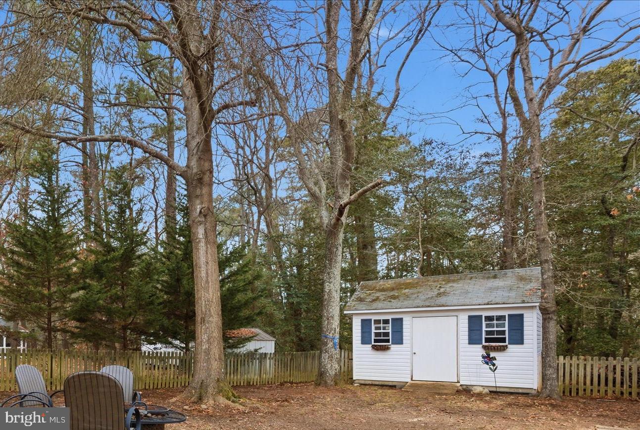 THE MOORINGS CEDAR COVE - Residential