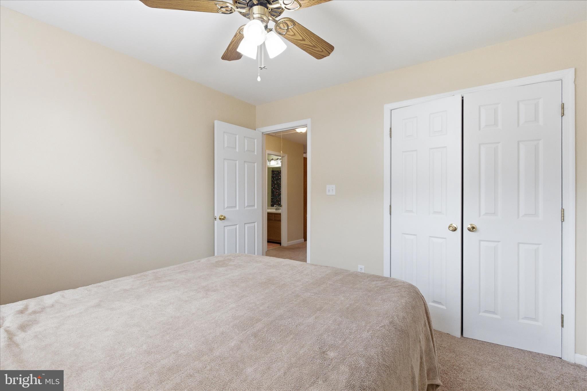 THE MOORINGS CEDAR COVE - Residential