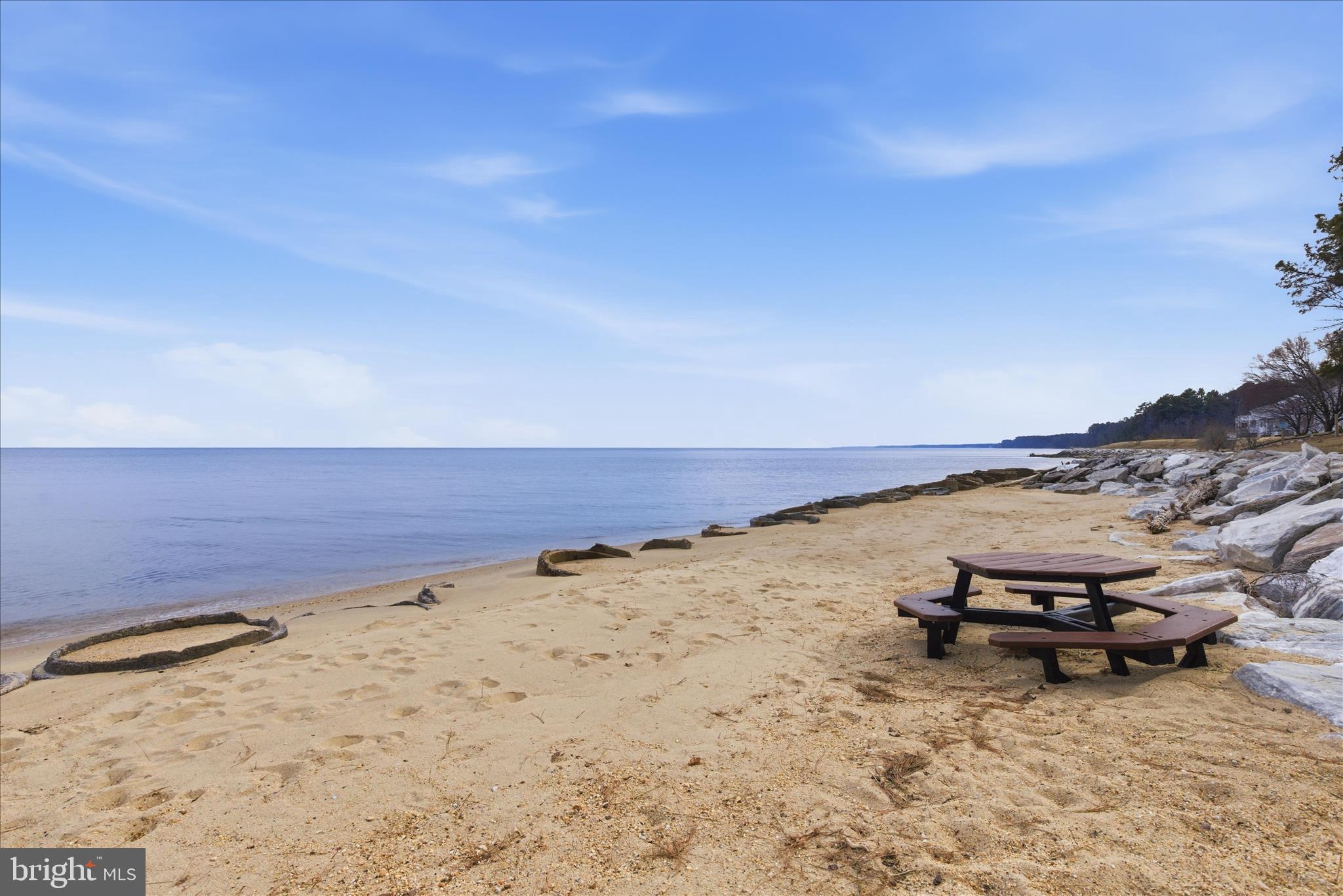 THE MOORINGS CEDAR COVE - Residential