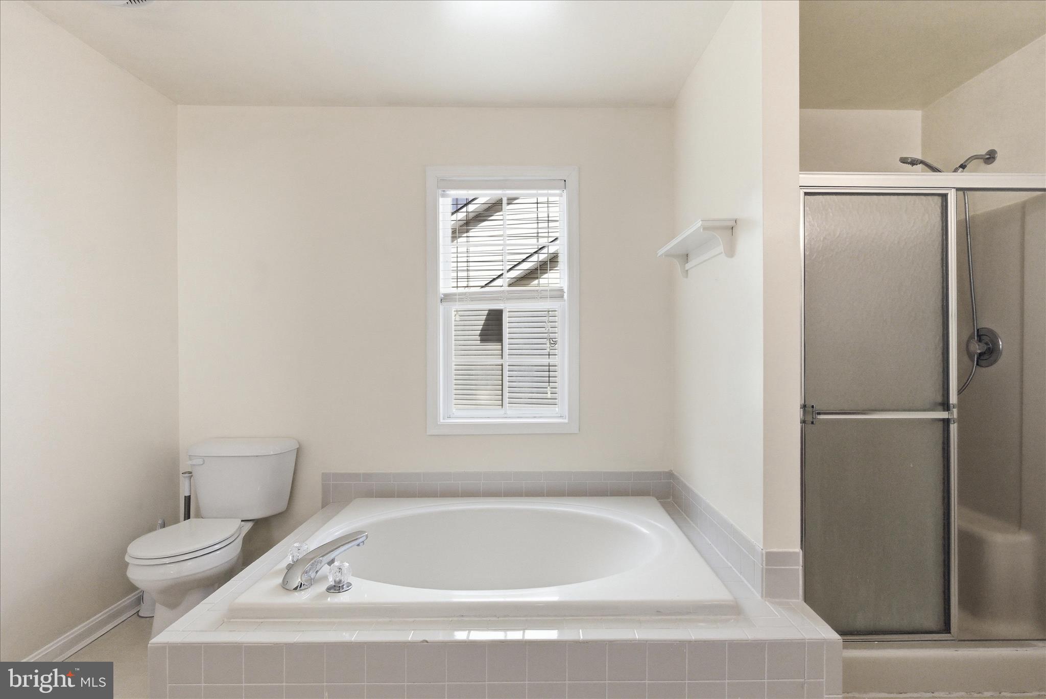 THE MOORINGS CEDAR COVE - Residential