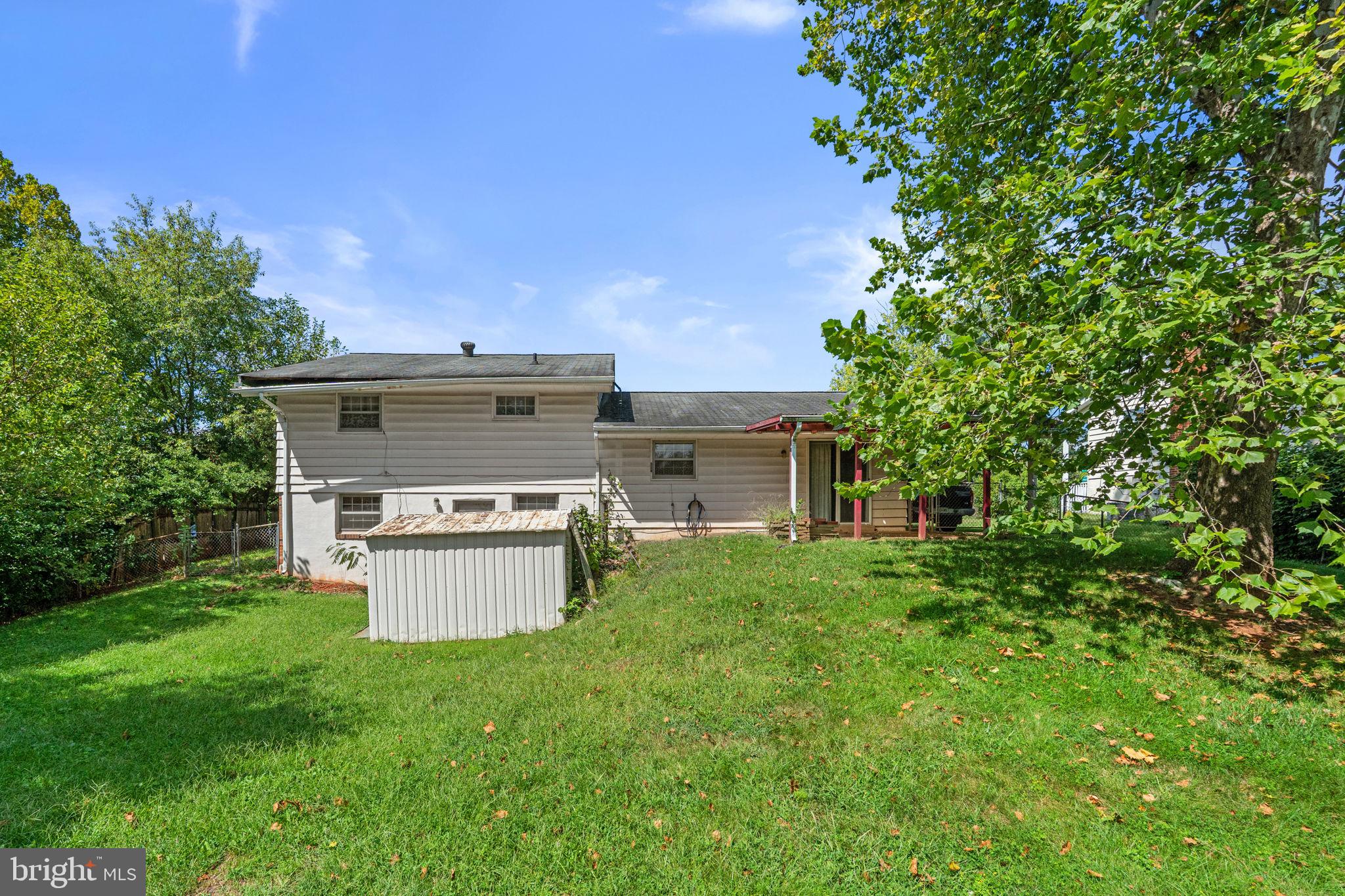 1706 N STERLING BOULEVARD