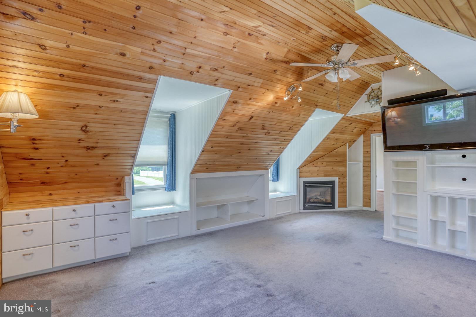 HUNTERS RIDGE - Residential