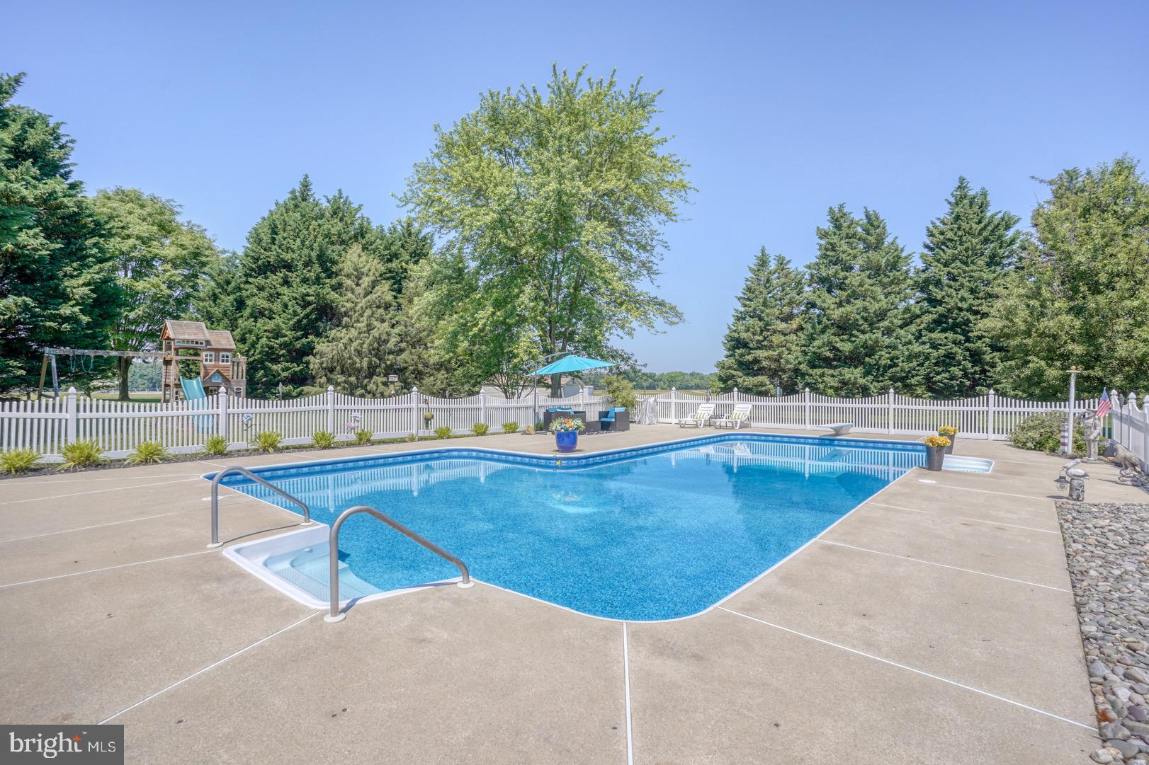 HUNTERS RIDGE - Residential