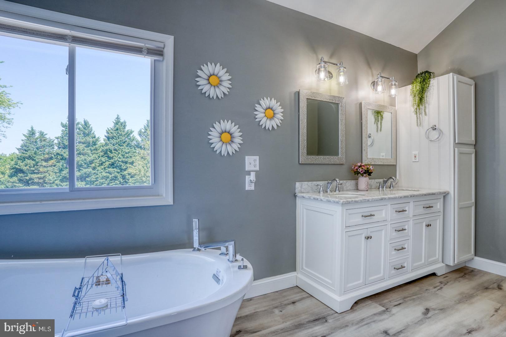 HUNTERS RIDGE - Residential