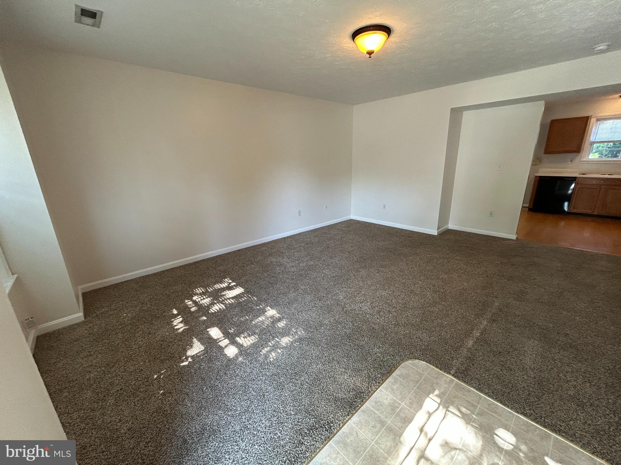 COVENTRY CREEK - Residential Lease