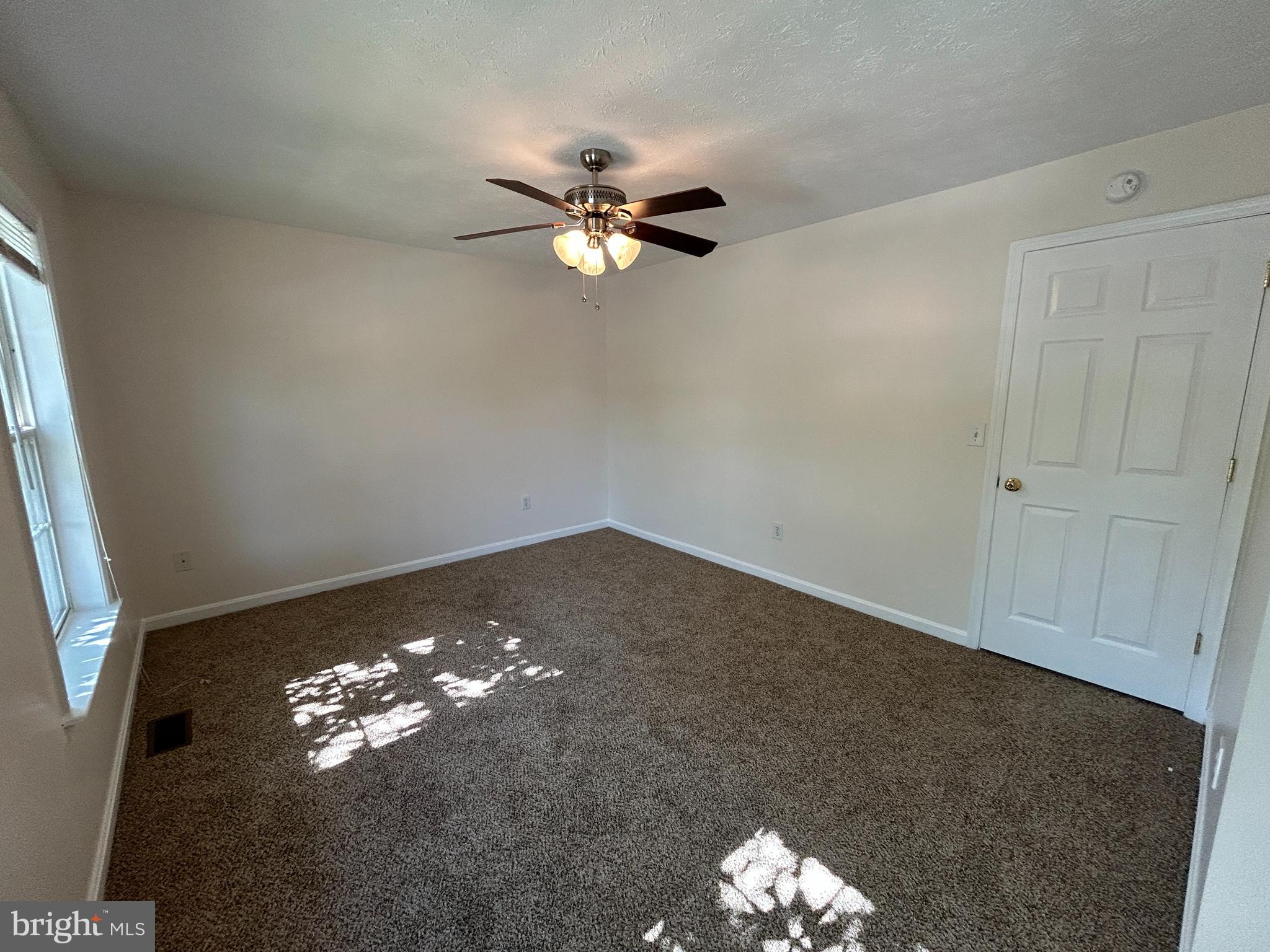 COVENTRY CREEK - Residential Lease