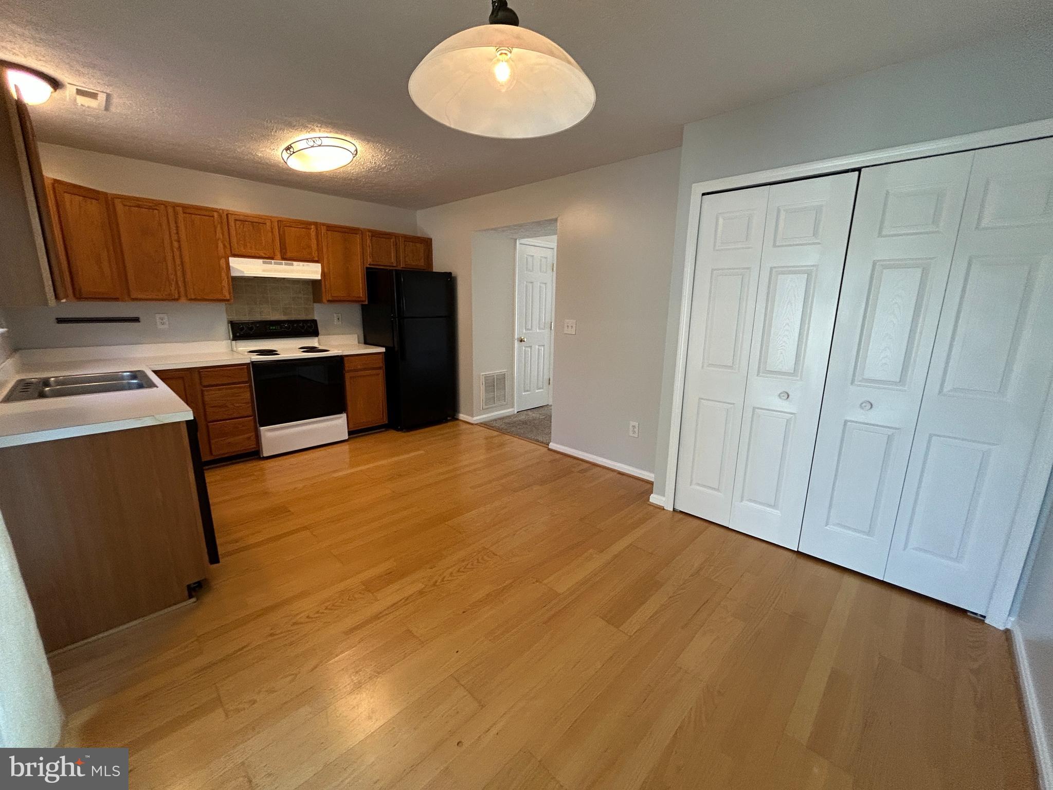 COVENTRY CREEK - Residential Lease