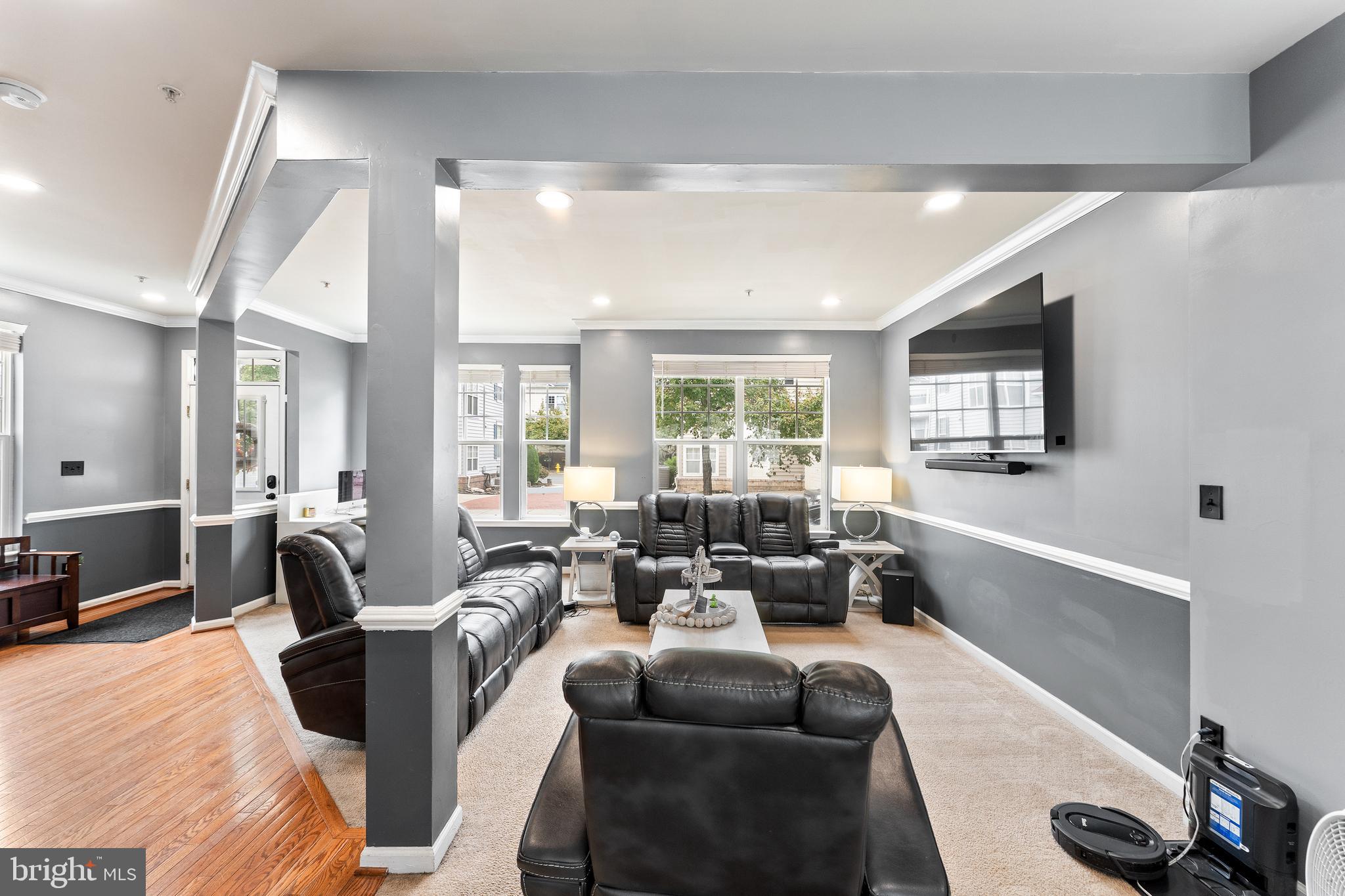 10045 PENTLAND HILLS WAY