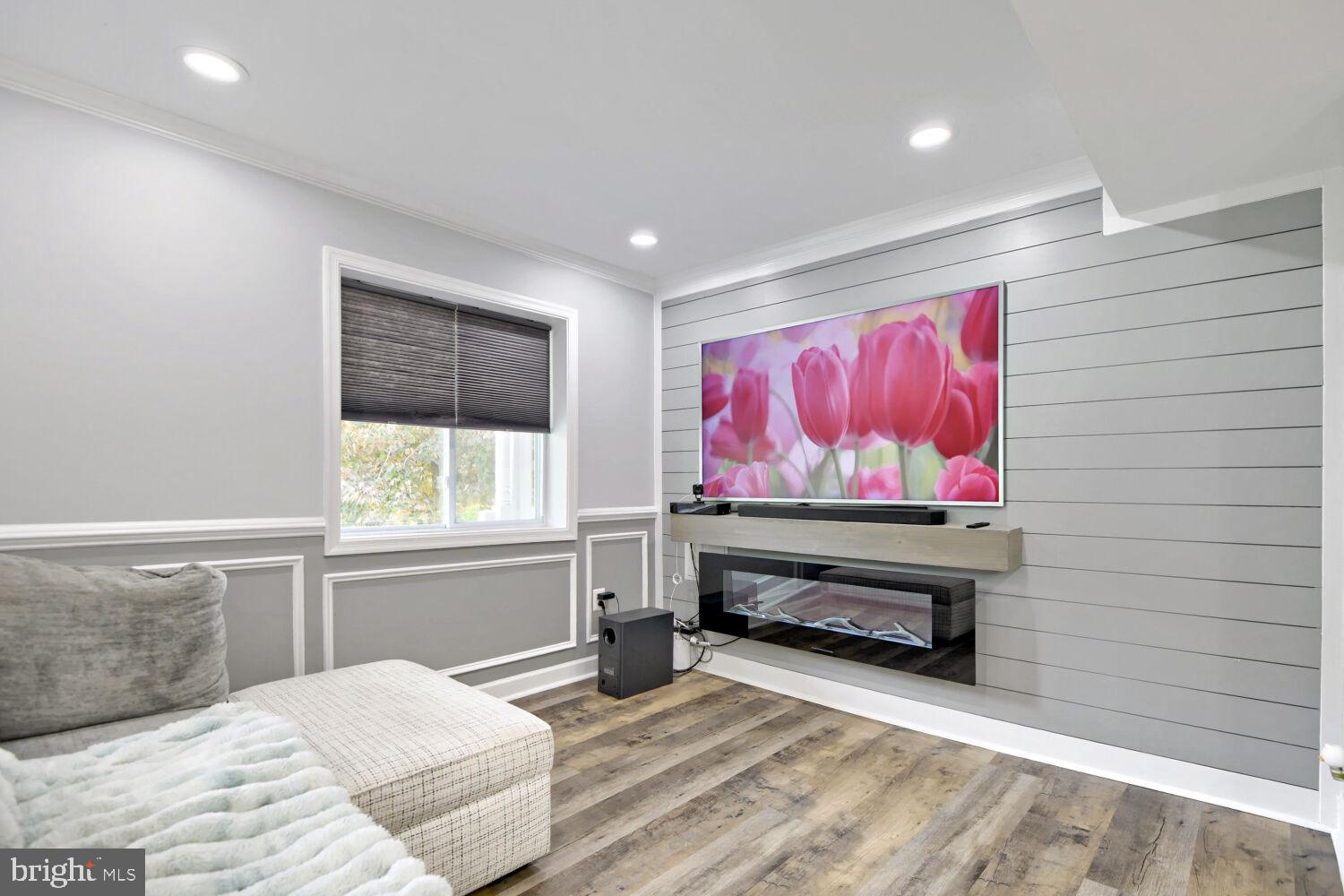 ELMWOOD - Residential
